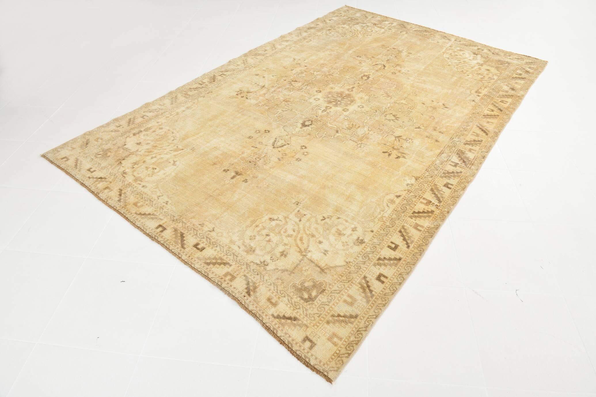 7x10 Vintage Cream & Brown Persian Rug, 205x316Cm