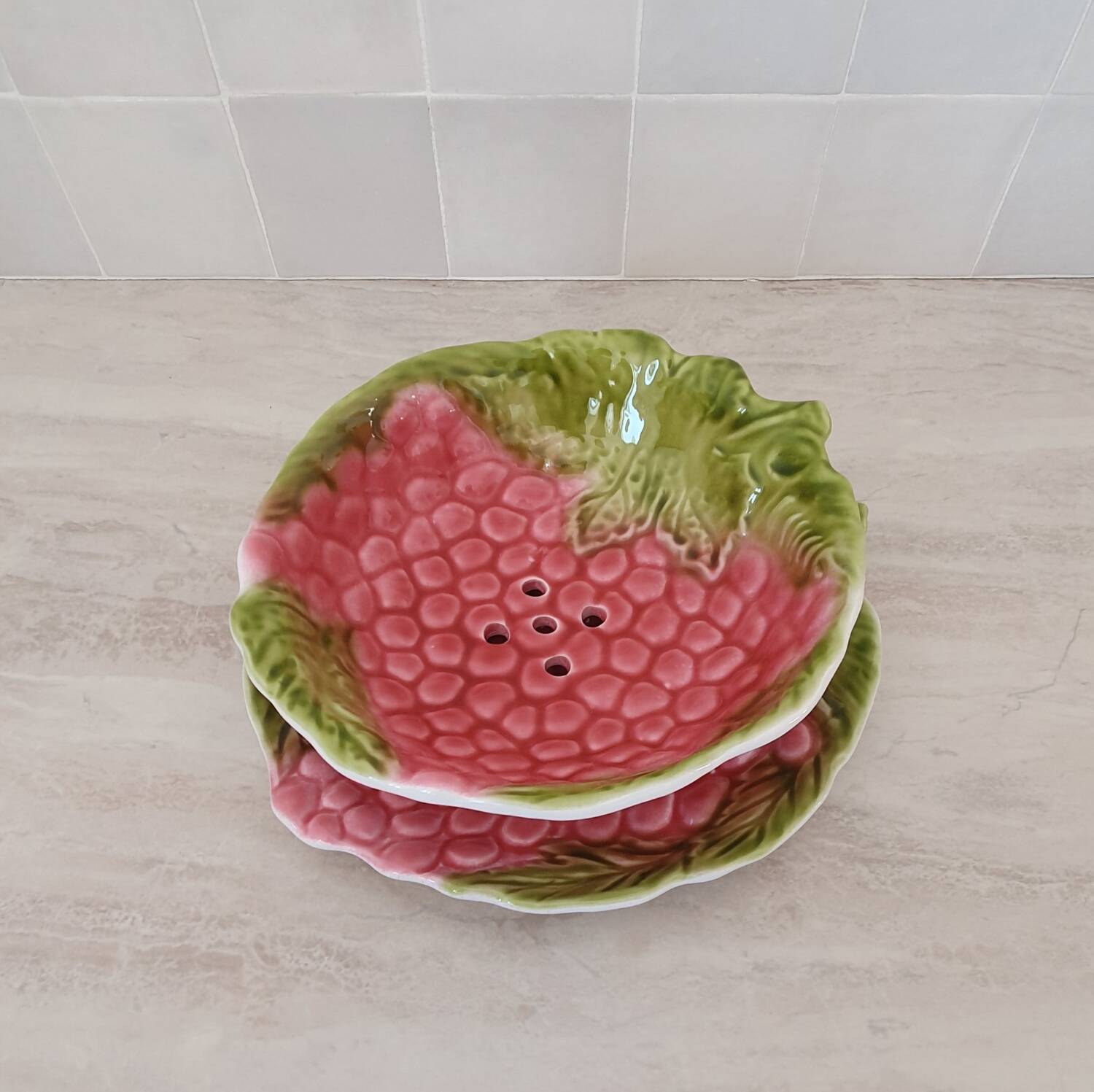 Presentation dish and salad bowl in Italian Barbotine