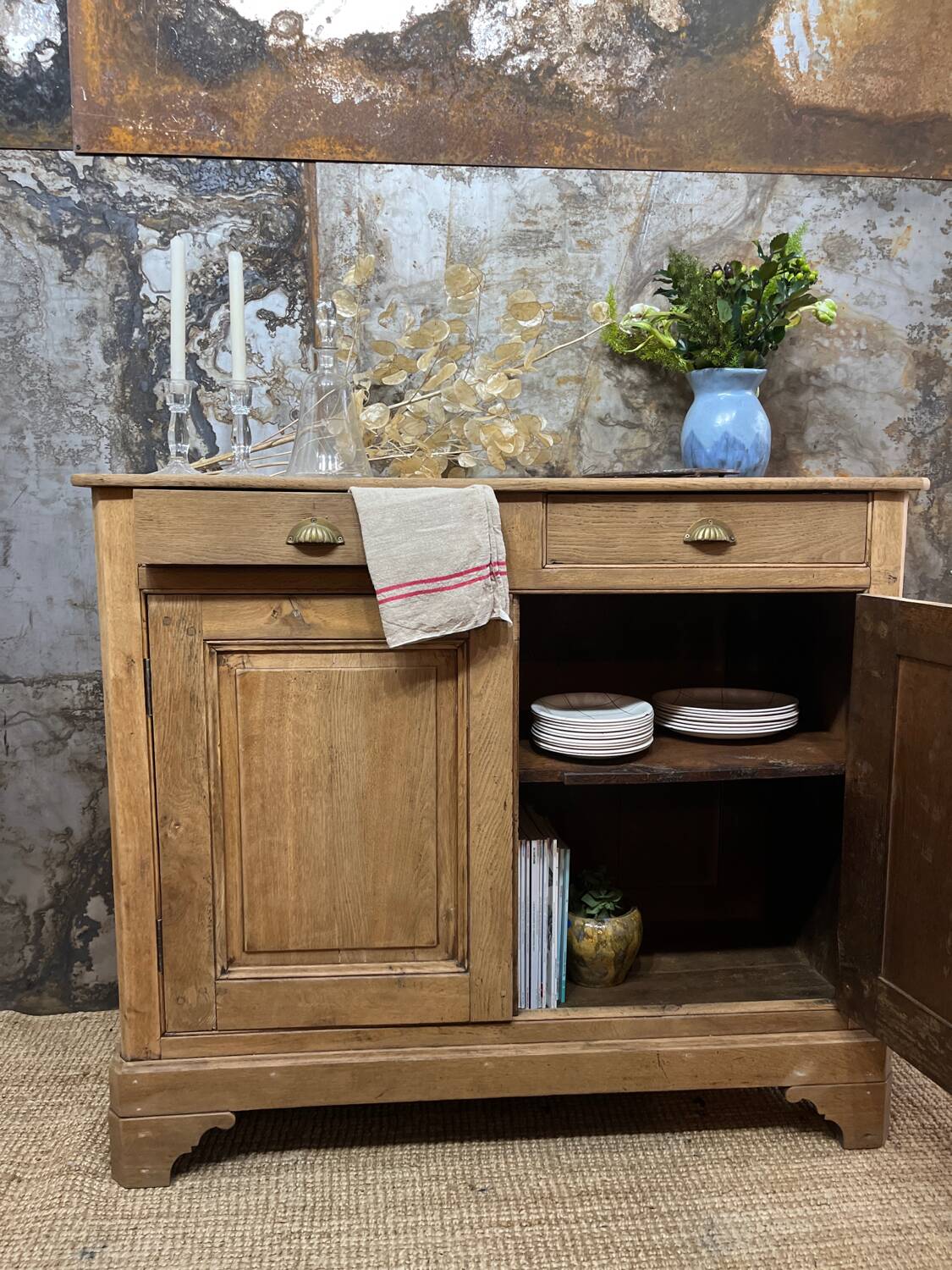 Parisian buffet in raw wood