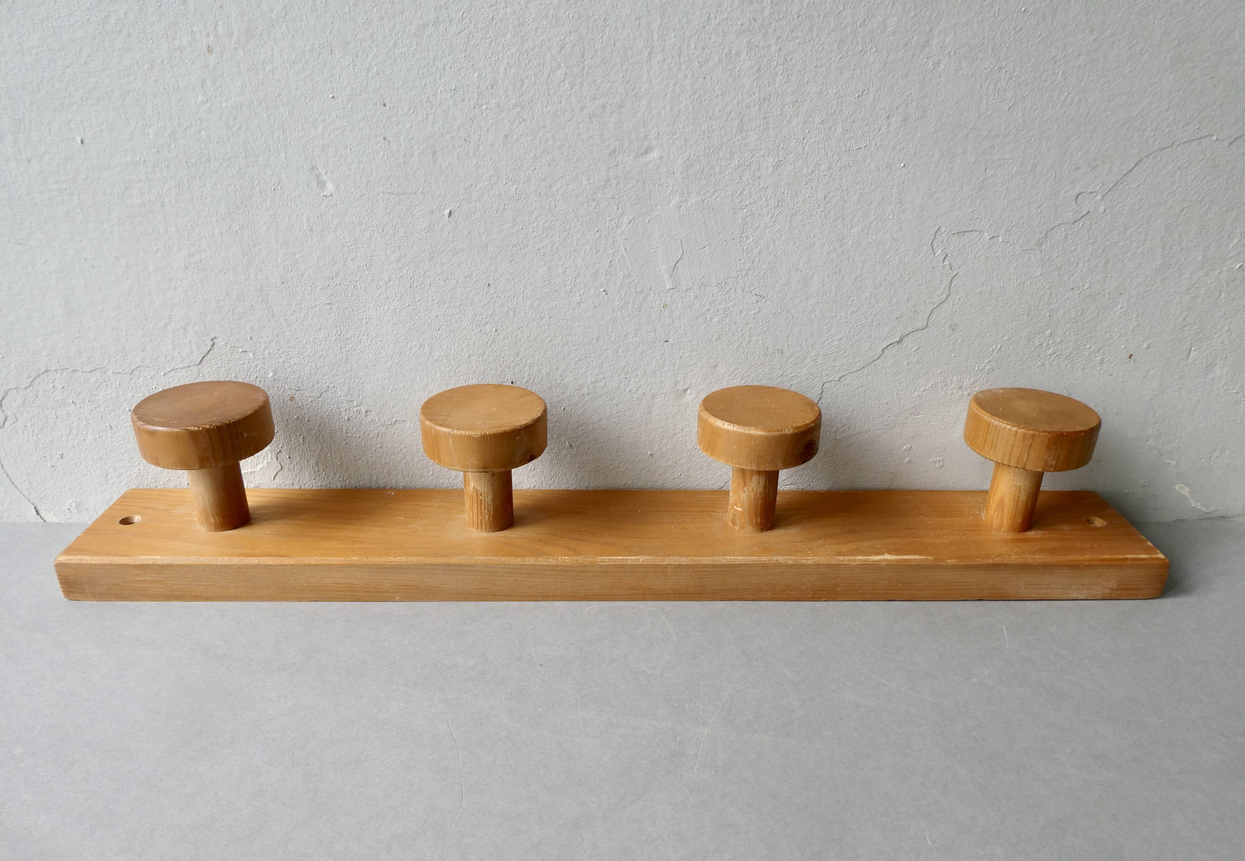 Solid pine wall-mounted coat rack with 4 hooks
