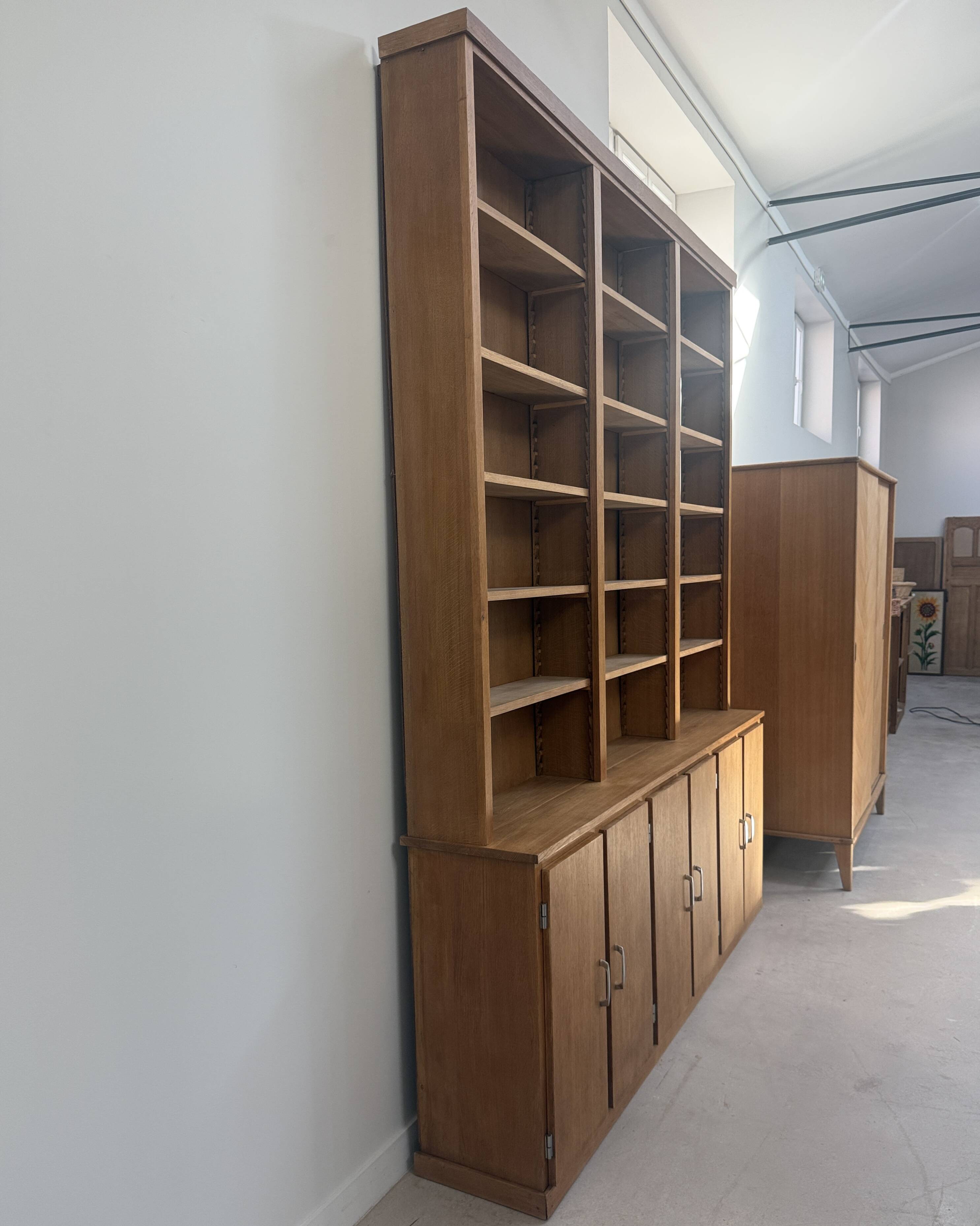 Large mid-century oak library (renovated)