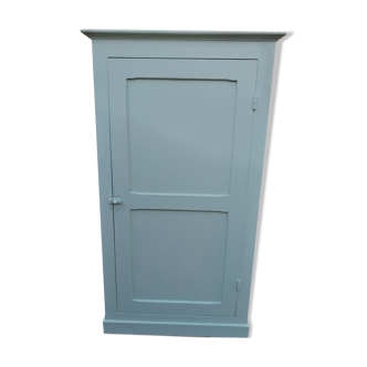 Parisian wardrobe or bonnetière