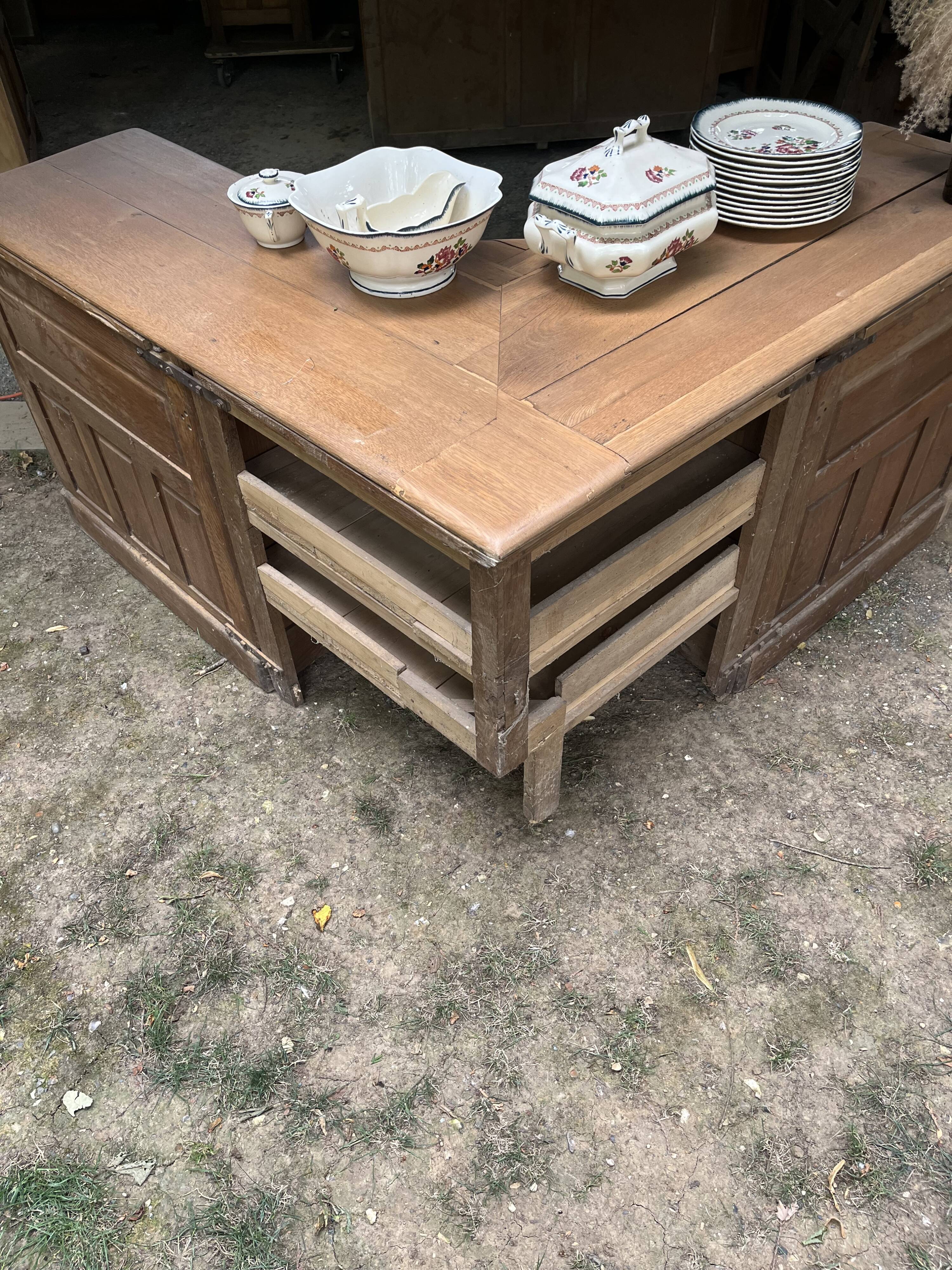 Corner craft furniture