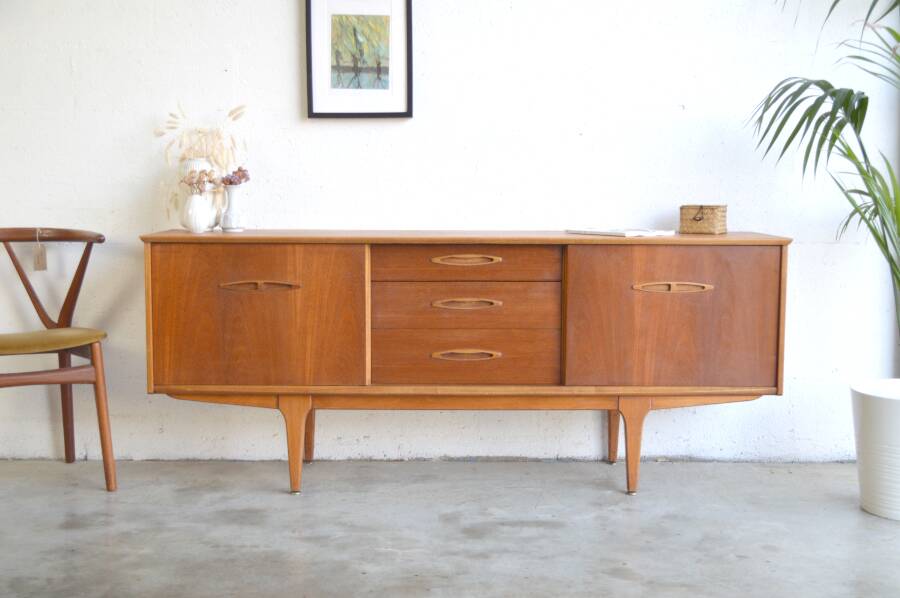 Sideboard with sliding doors * 183 cm