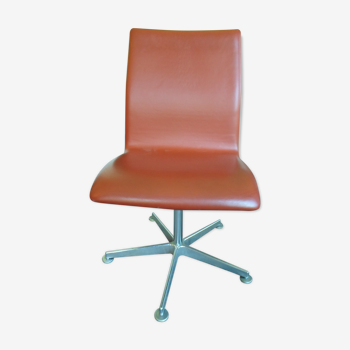 Chaise pivotante Arne Jacobsen modele Oxford