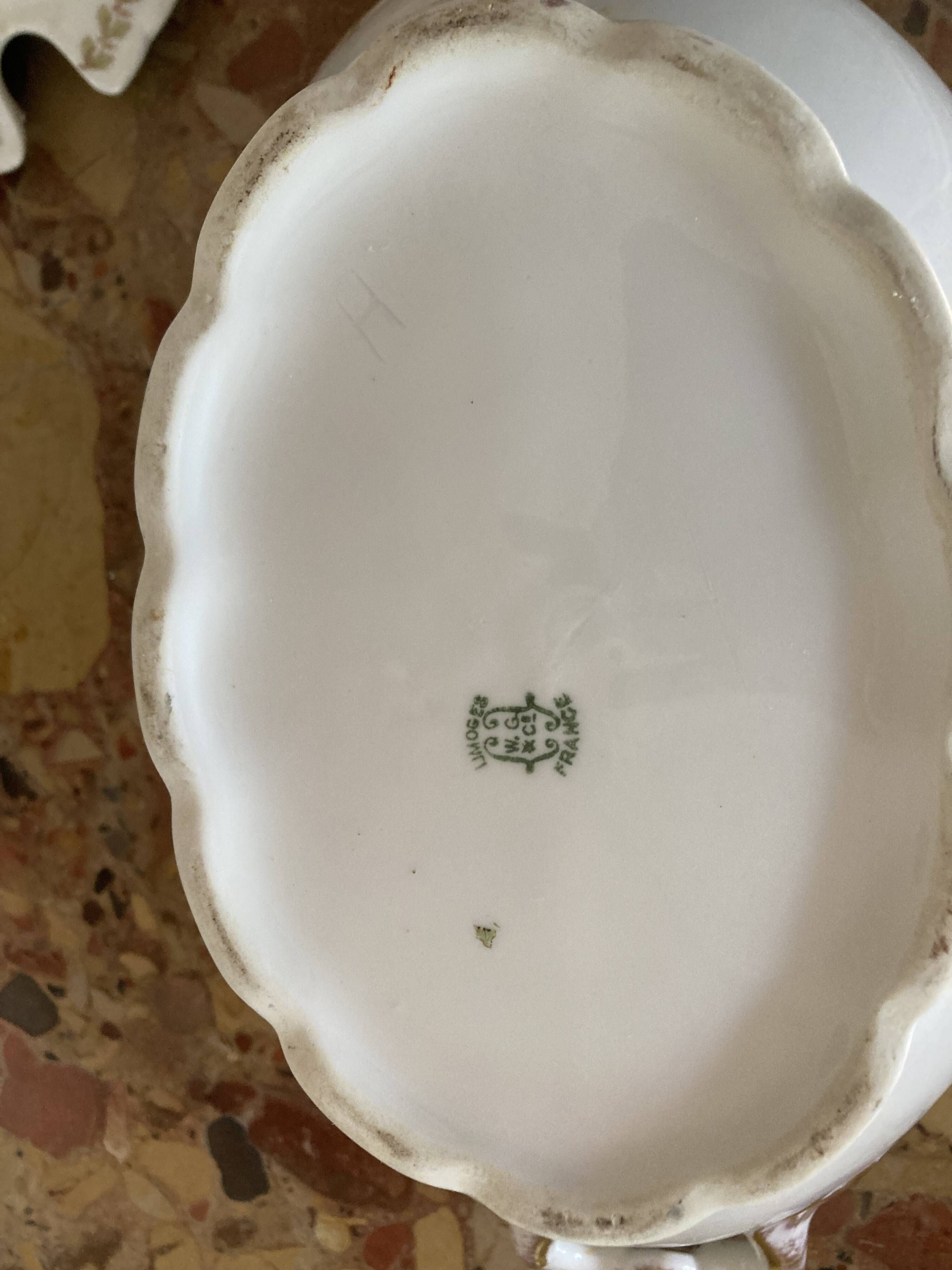 Soup tureen
