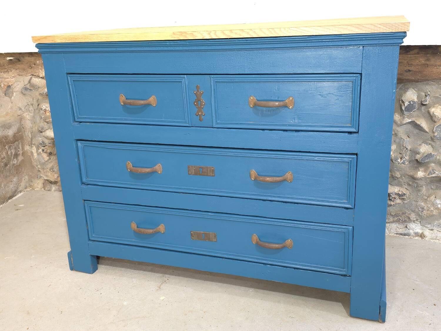 Commode ancienne bleue et dessus chêne