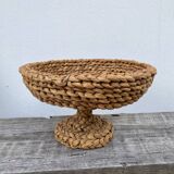 Fruit bowl on stand in woven rattan