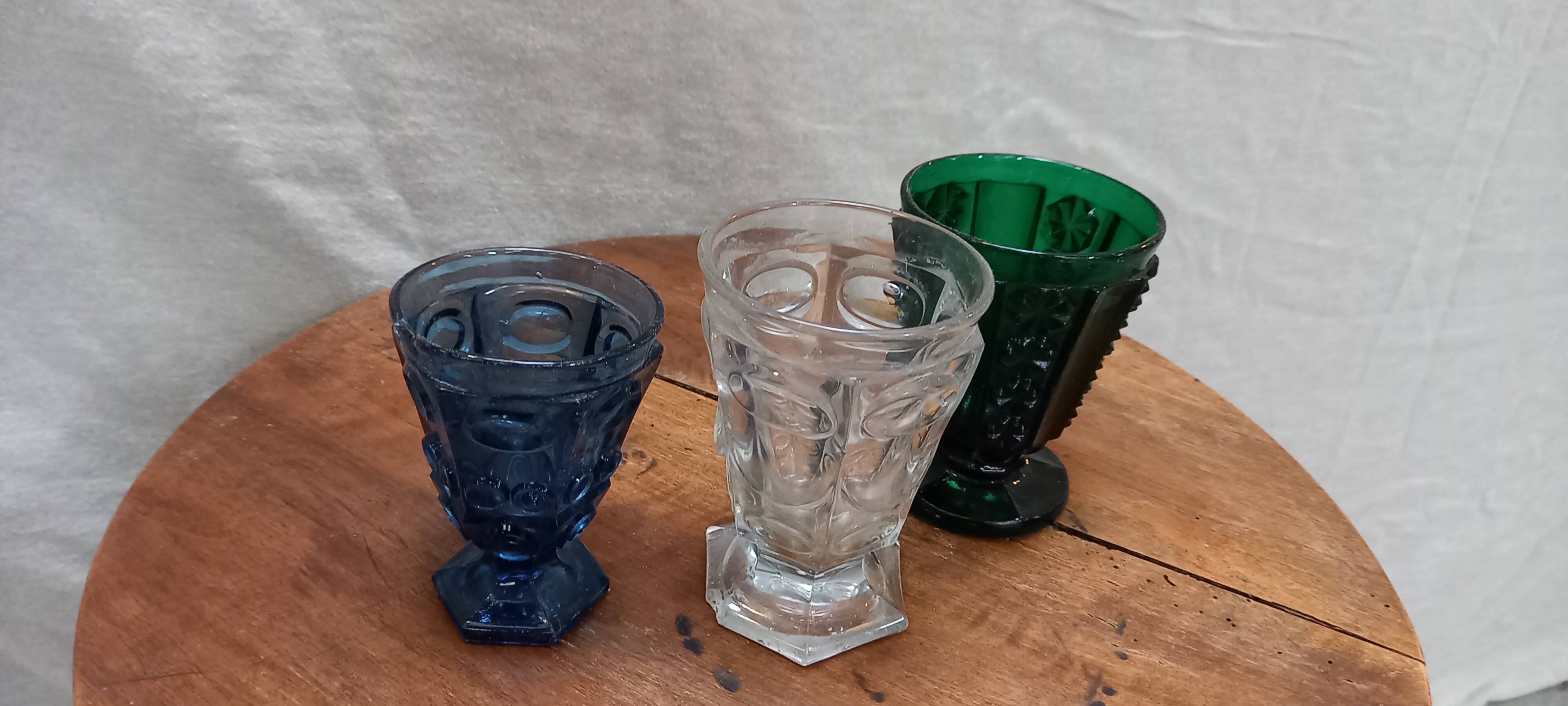 Charles x period violet glasses