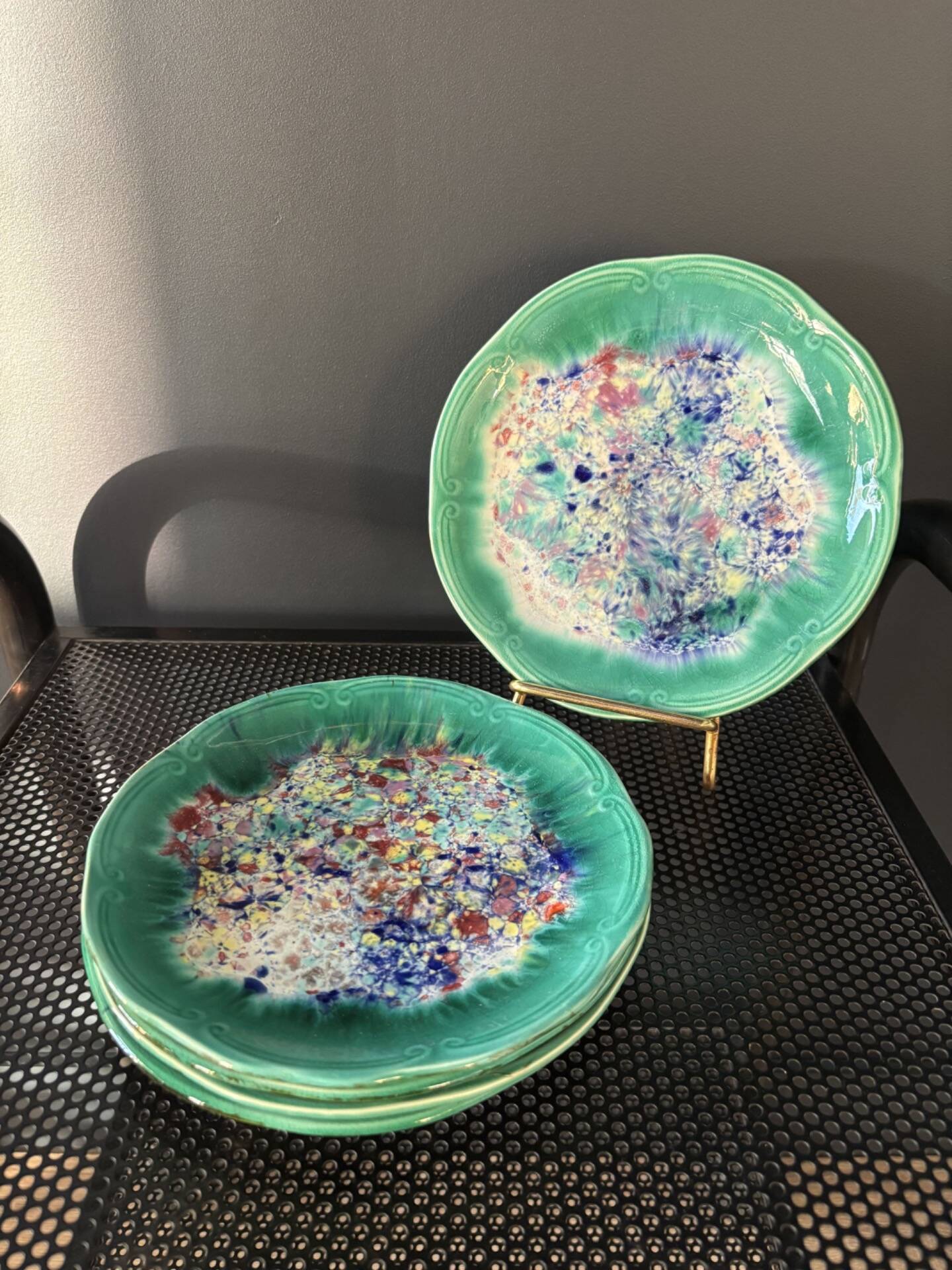Flamed ceramic plates