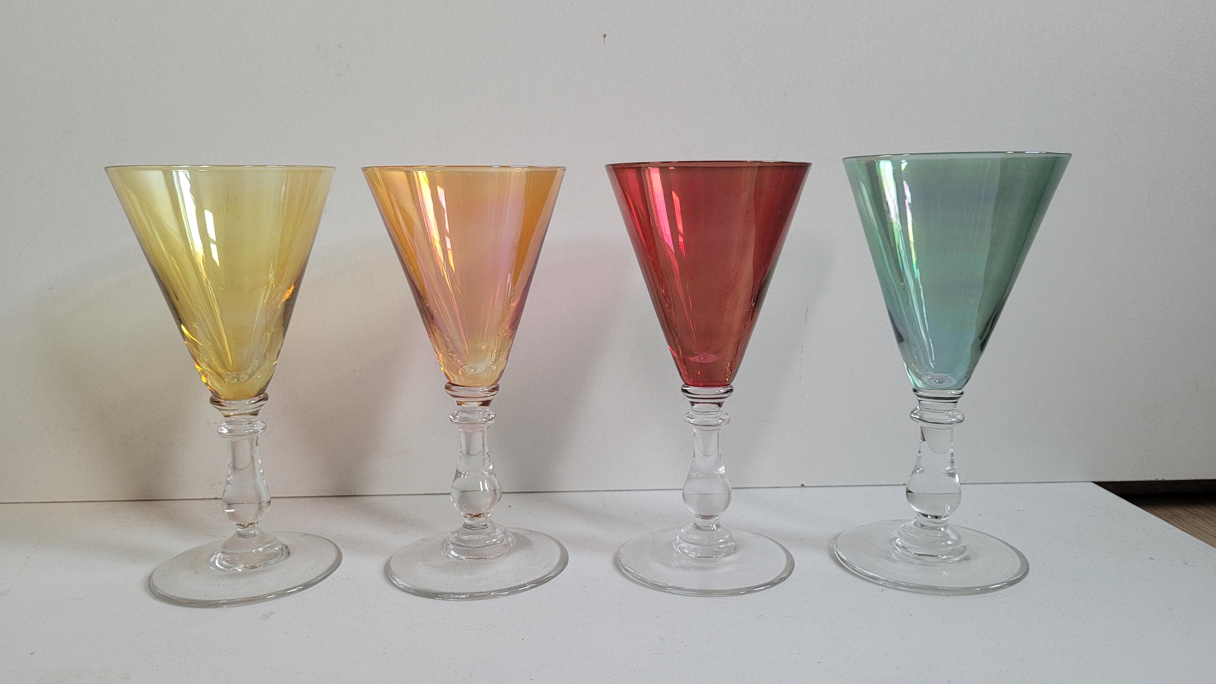 Set 4 colored wine glasses