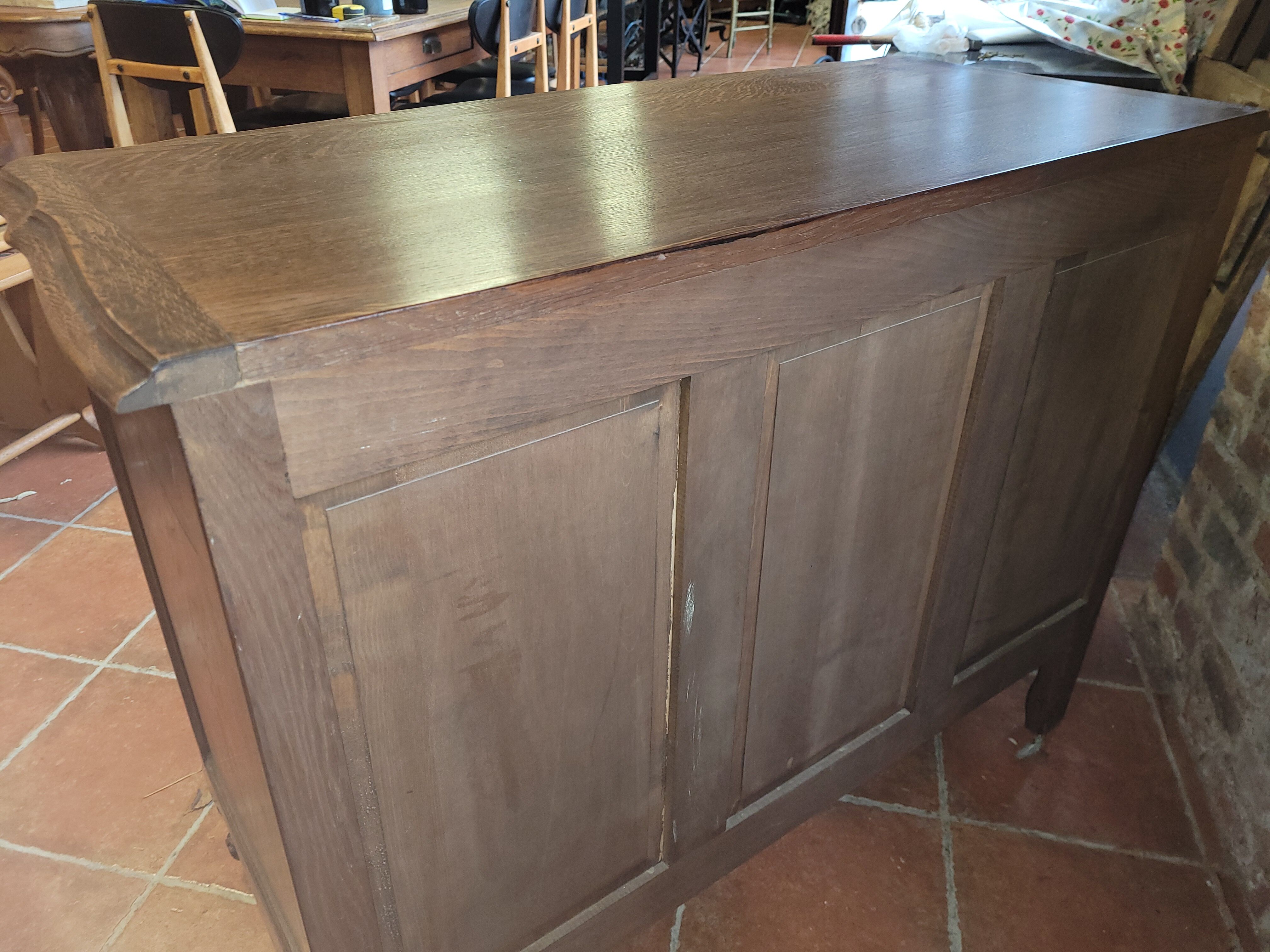 Louis XV style chest of drawers in solid oak