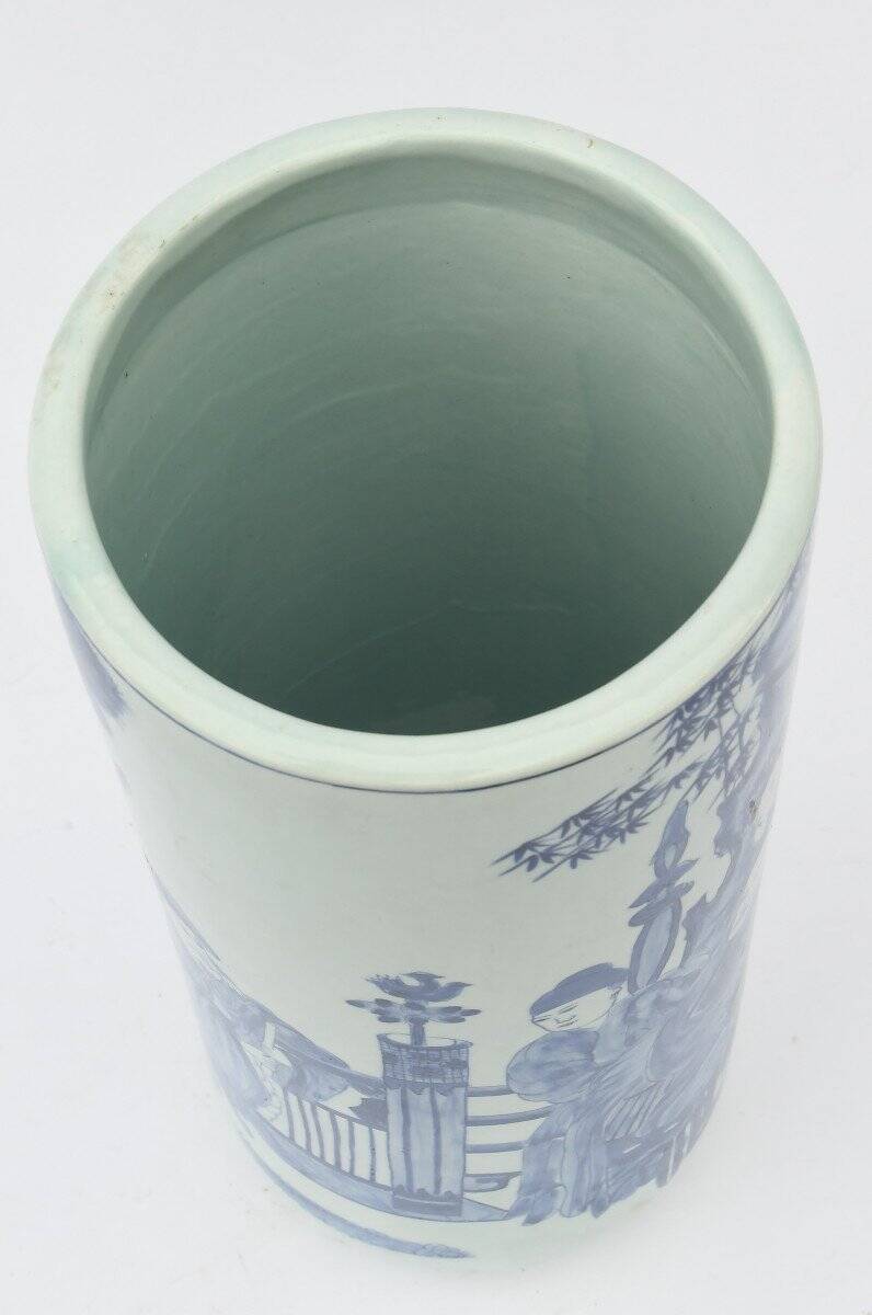 Chinese porcelain umbrella stand