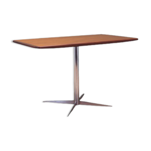 Table en teck, design