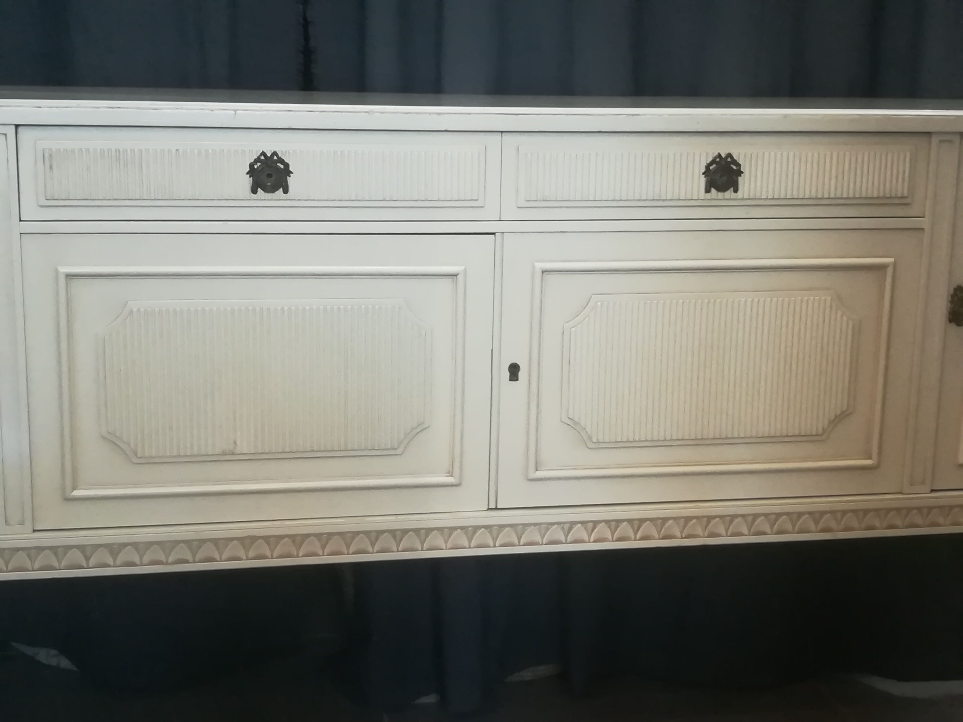 Enfilade style Louis XVI lacquered cream