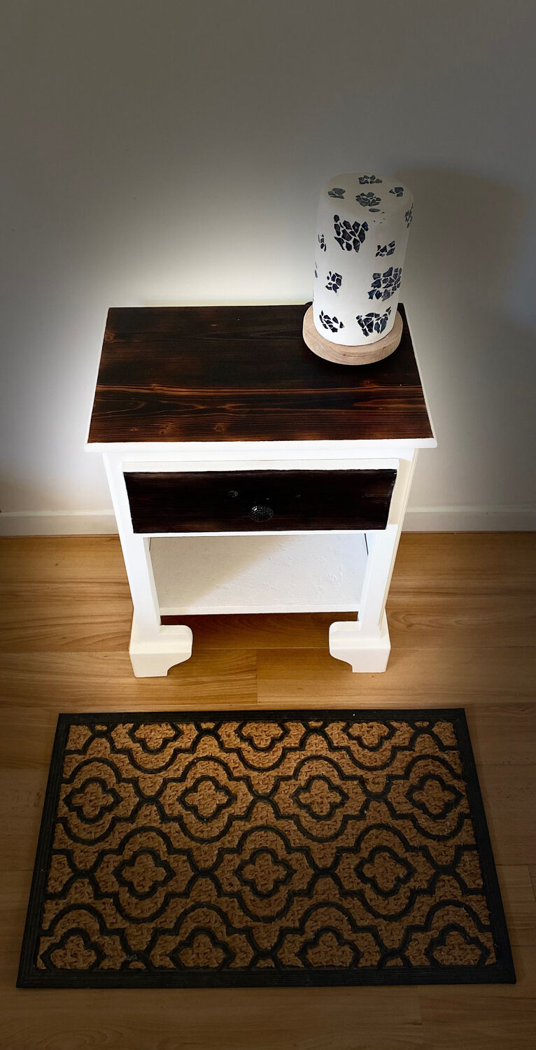 Paire de tables de chevet