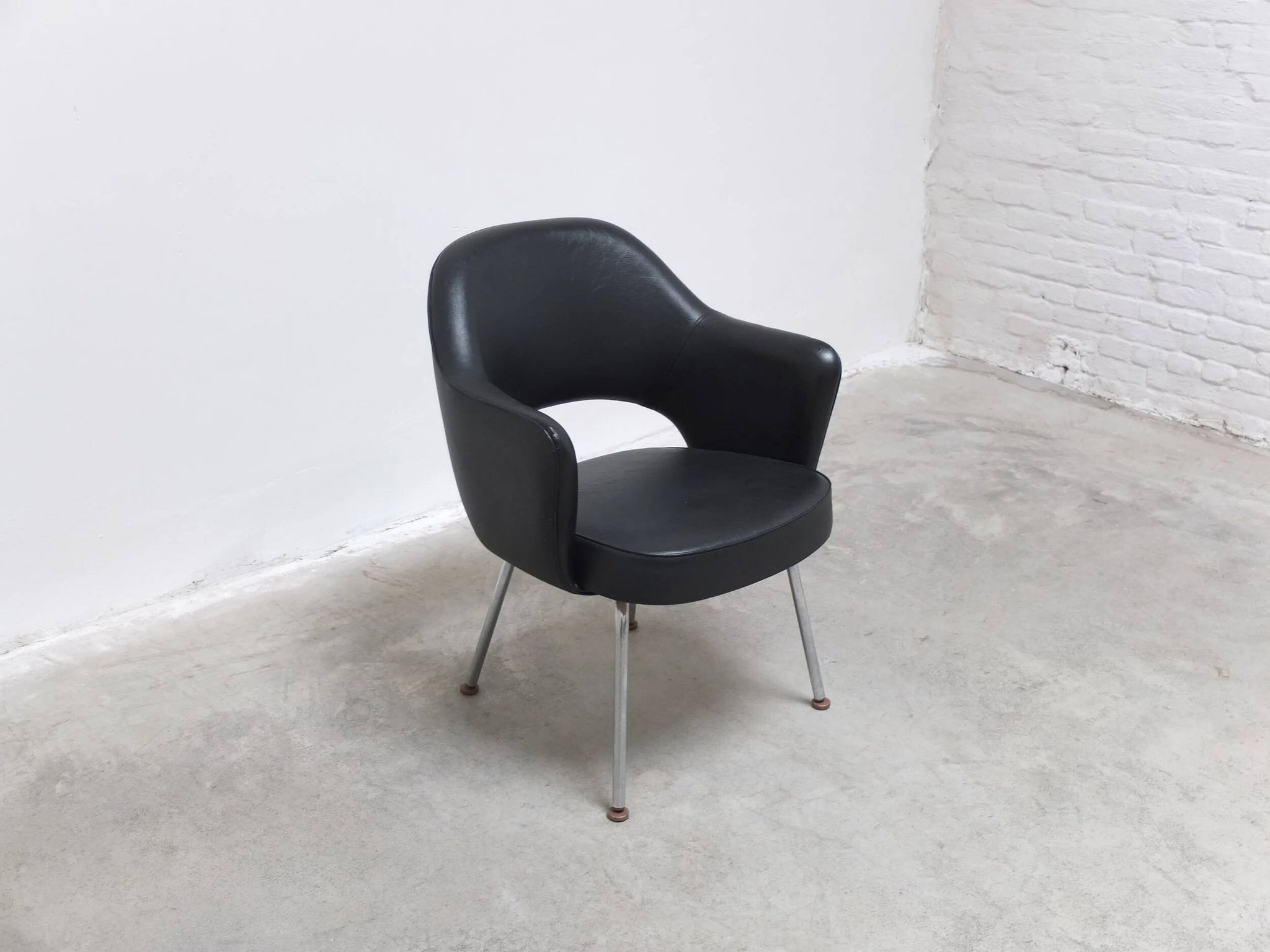 Ensemble original de 4 fauteuils 'Executive' par Eero Saarinen pour Knoll, années 1960.