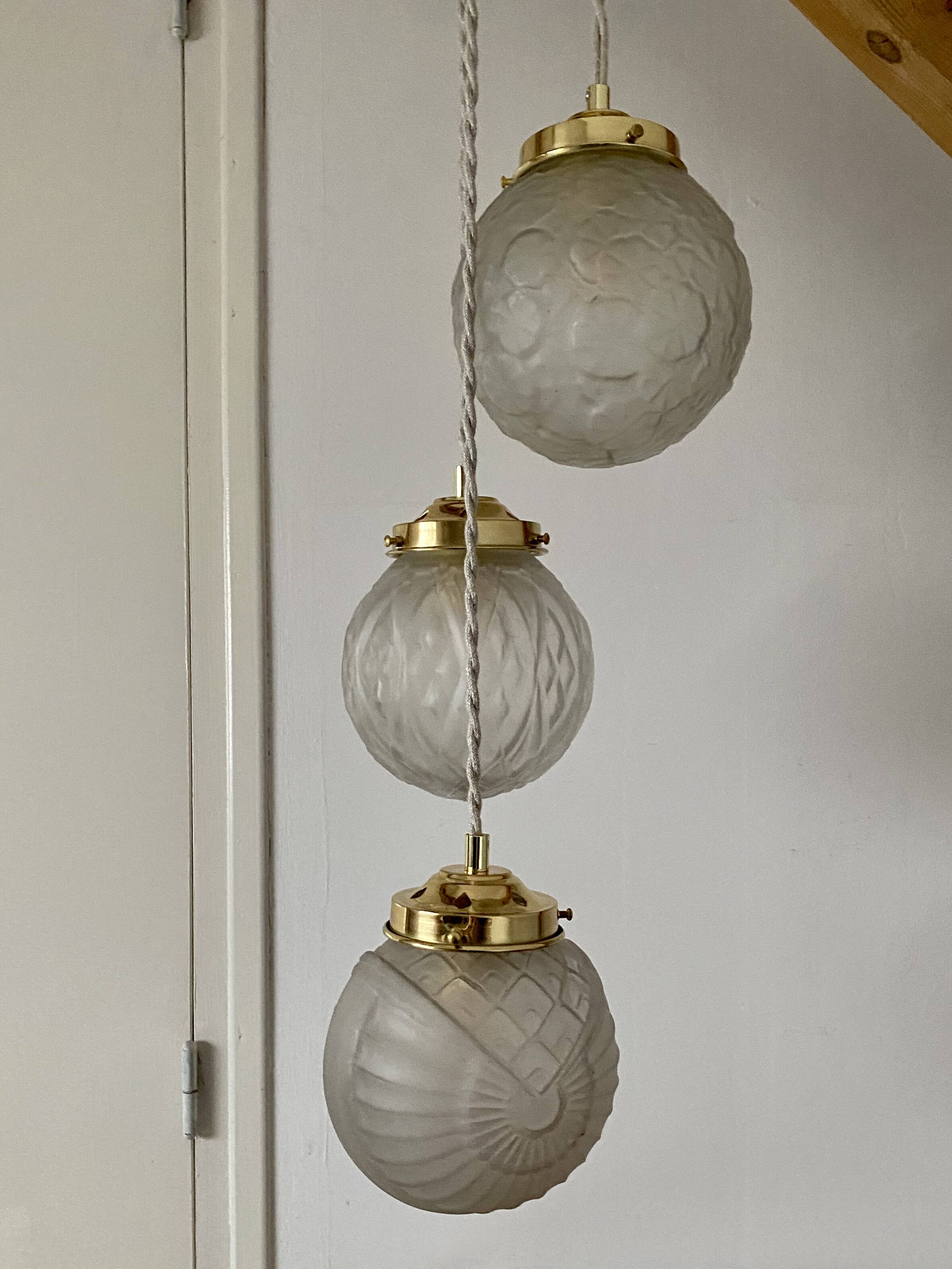 Vintage art deco triple globe waterfall pendant light in frosted glass