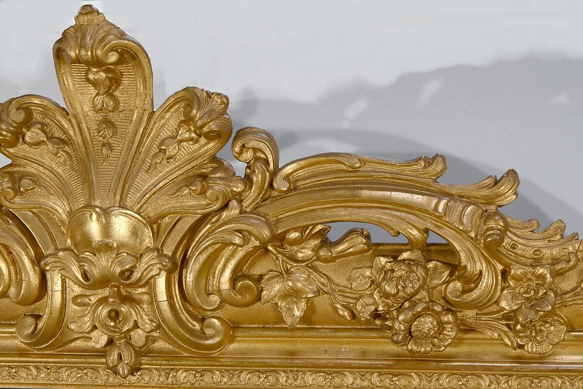 Important gilded wooden mirror, Louis XV style – first part of the 19th century