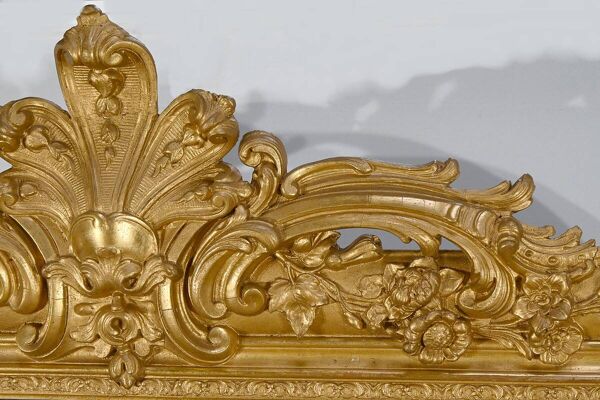 Important Miroir en Bois Doré, style Louis XV – 1ère partie XIXe