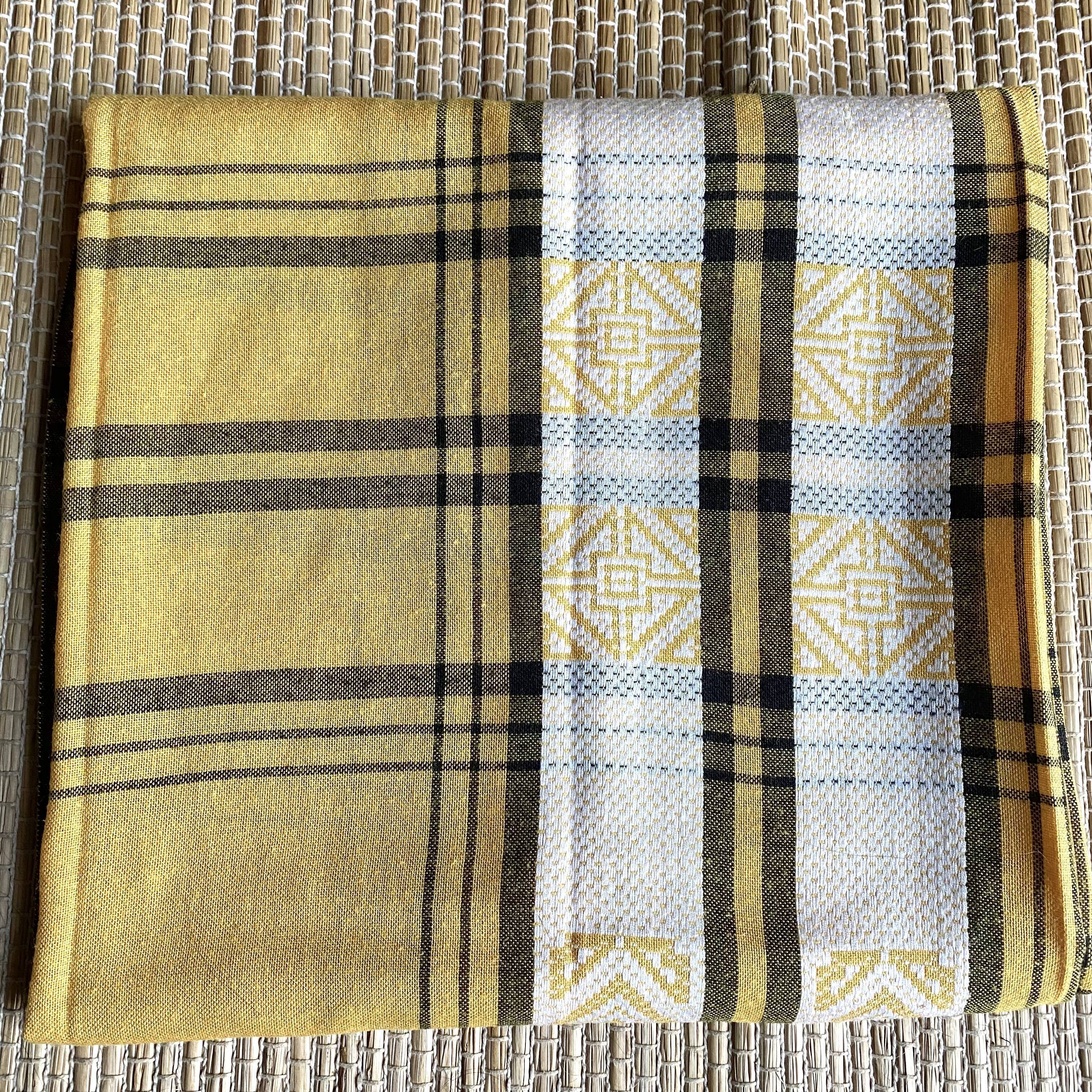 Square vintage tablecloth 140x140