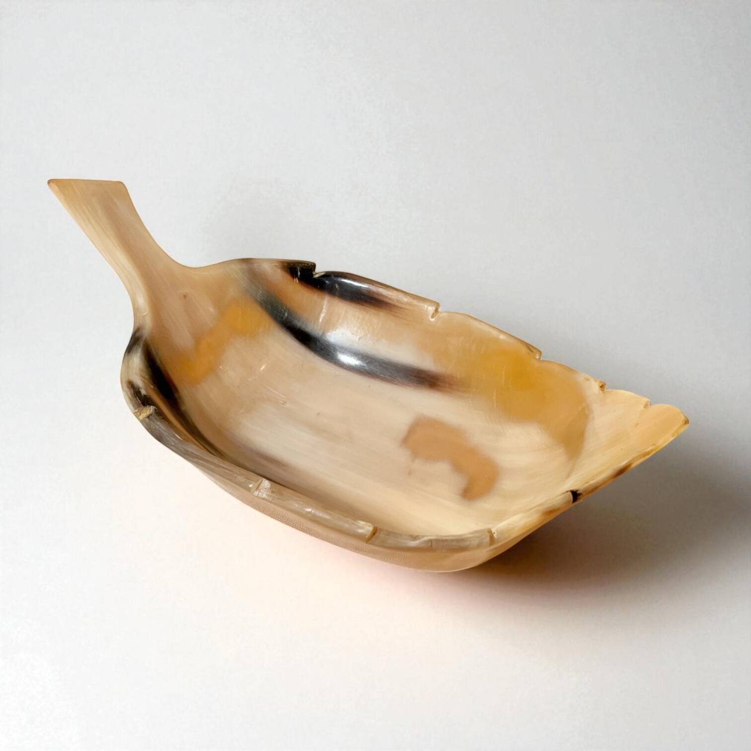 Vintage 1970s natural horn leaf tray - leaf bowl