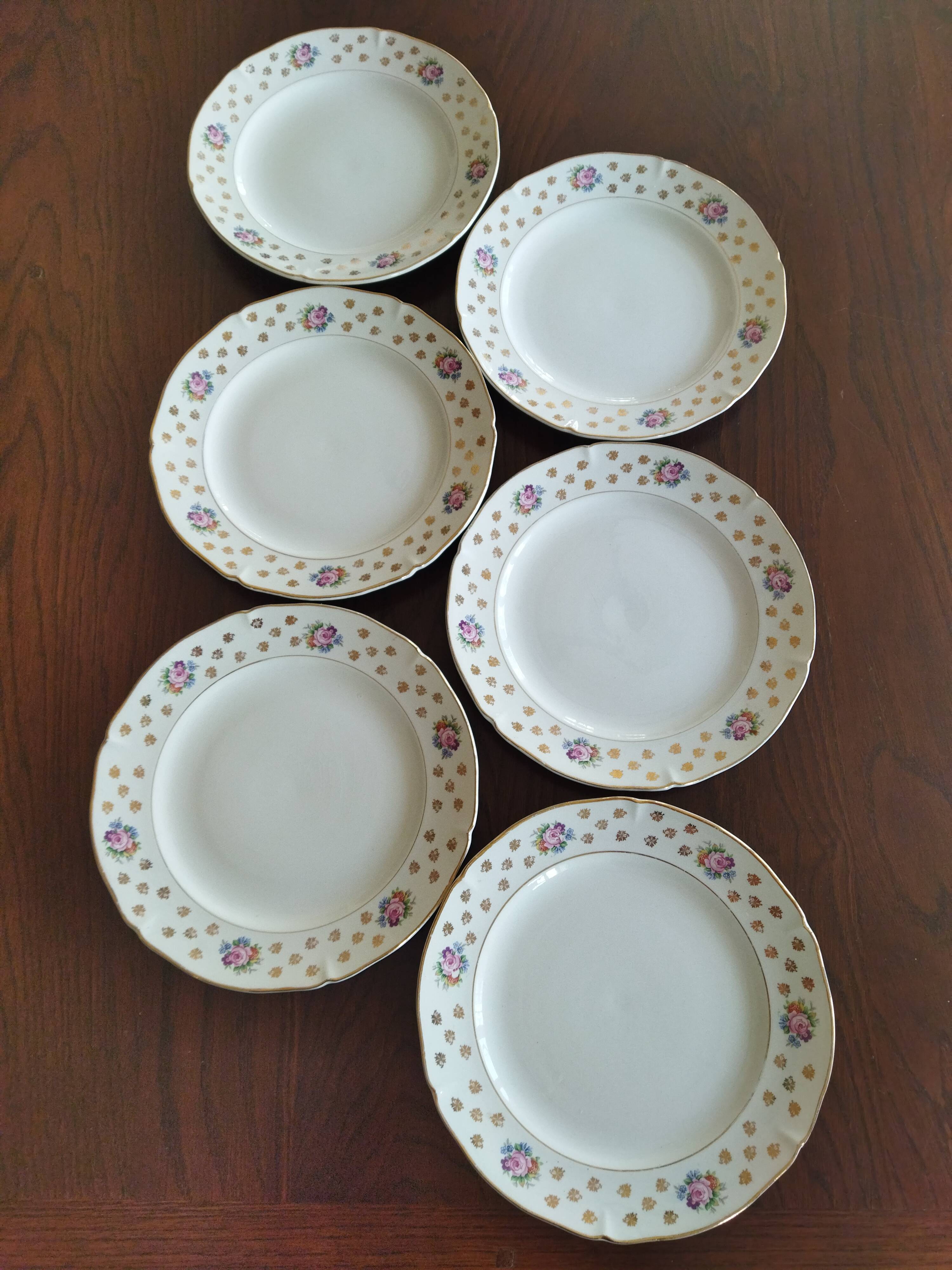 Six assiettes plates Céranord St Amand "Royal"