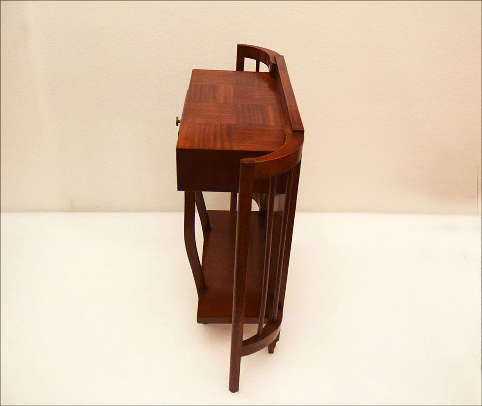 Console en bois de noyer courbé 1940