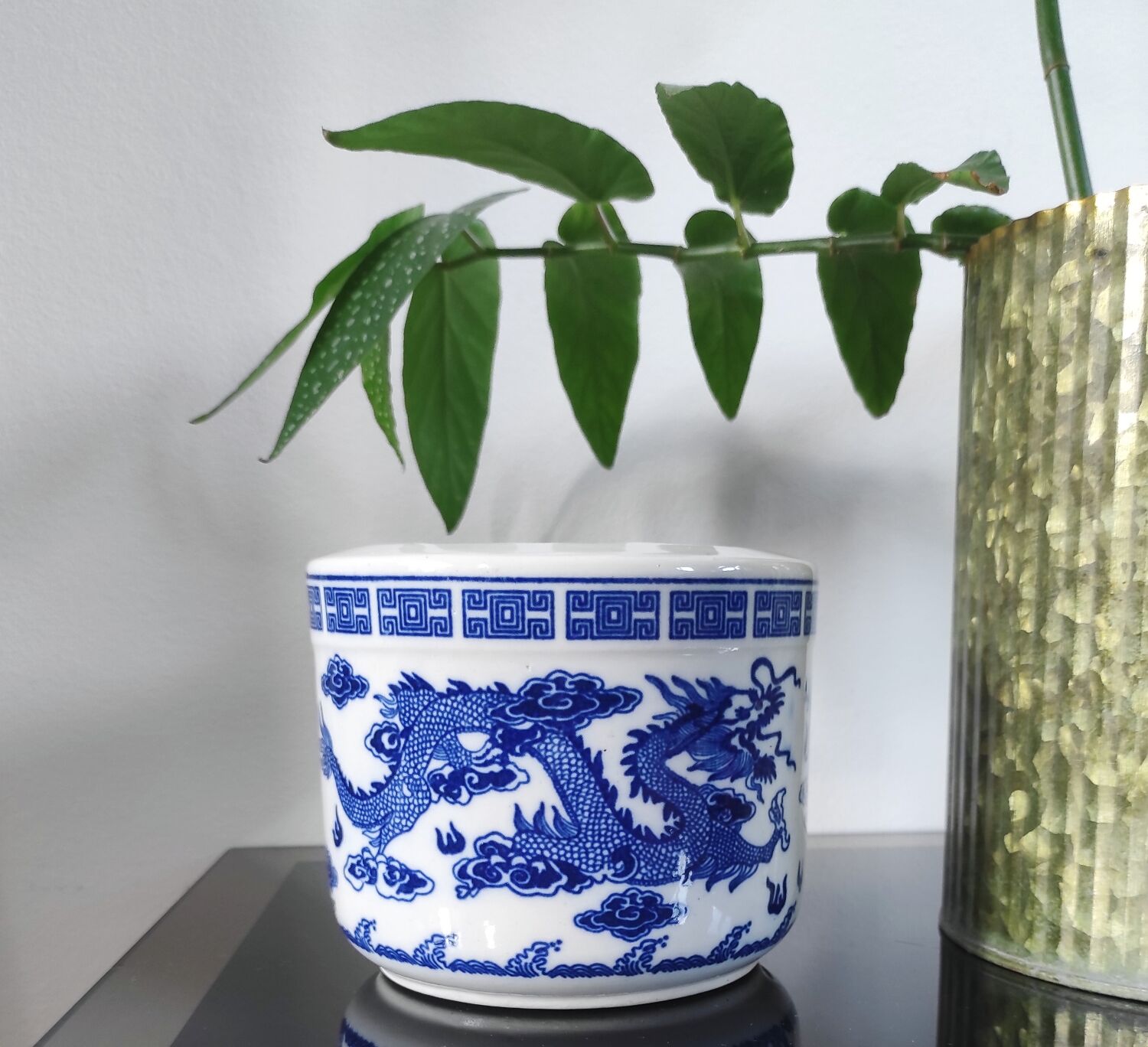 Cache-pot / Vintage porcelain brush pot