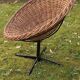 Chaise pod pivotante en rotin et fer, années 1960