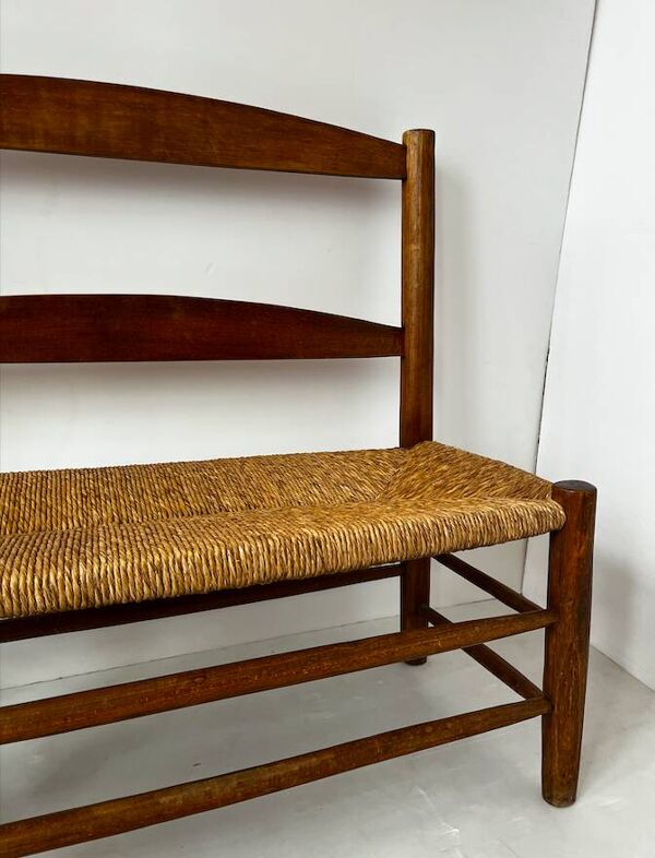 Banc ancien en bois et paille