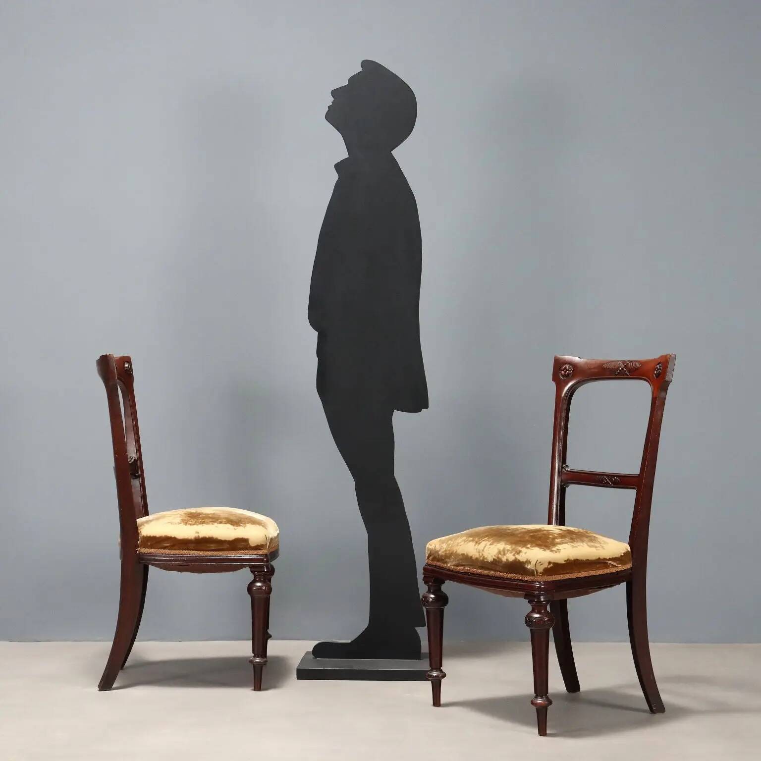 Chaises anciennes en acajou avec assise rembourrée en tissu, Italie, XXe siècle