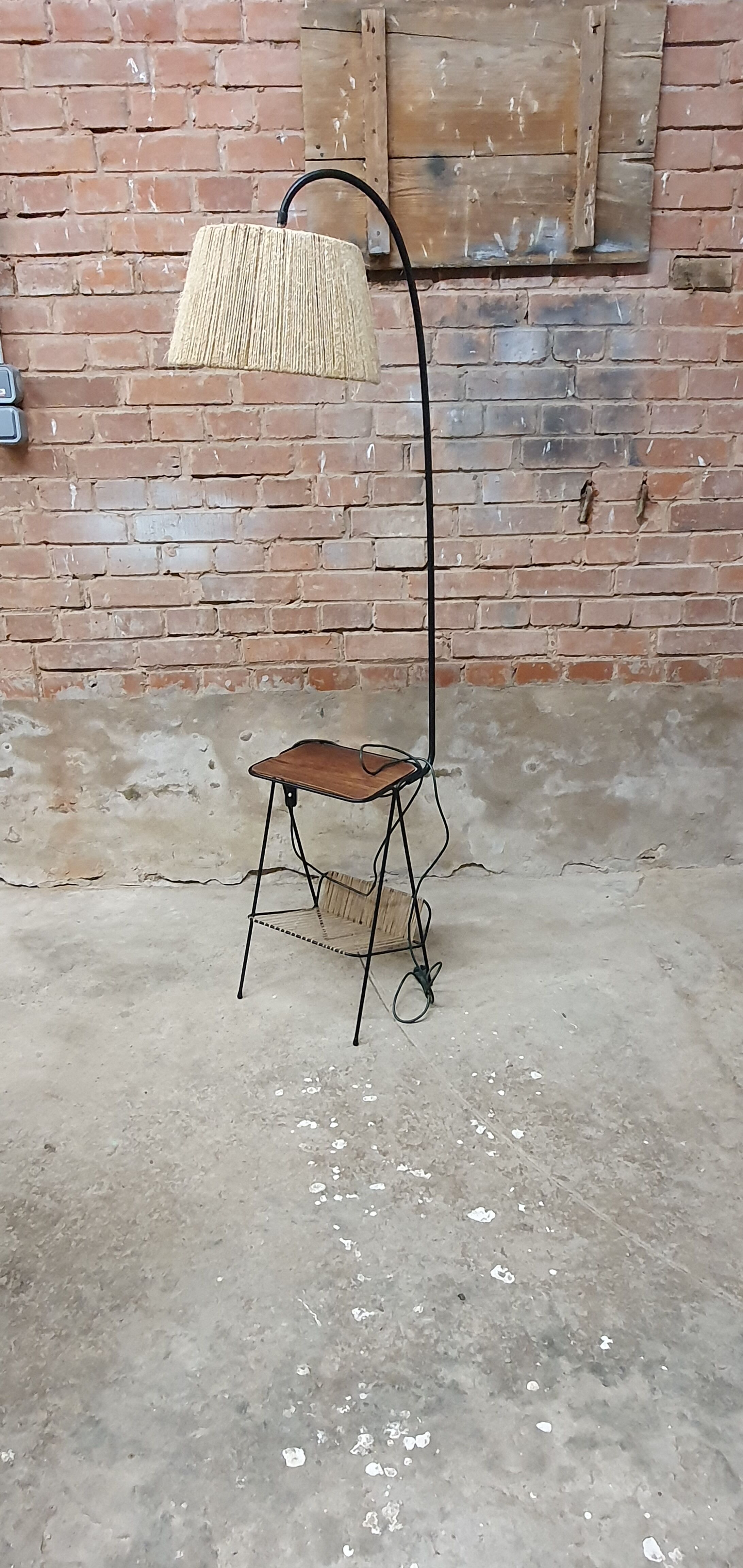 Lampadaire cordage vintage porte revue
