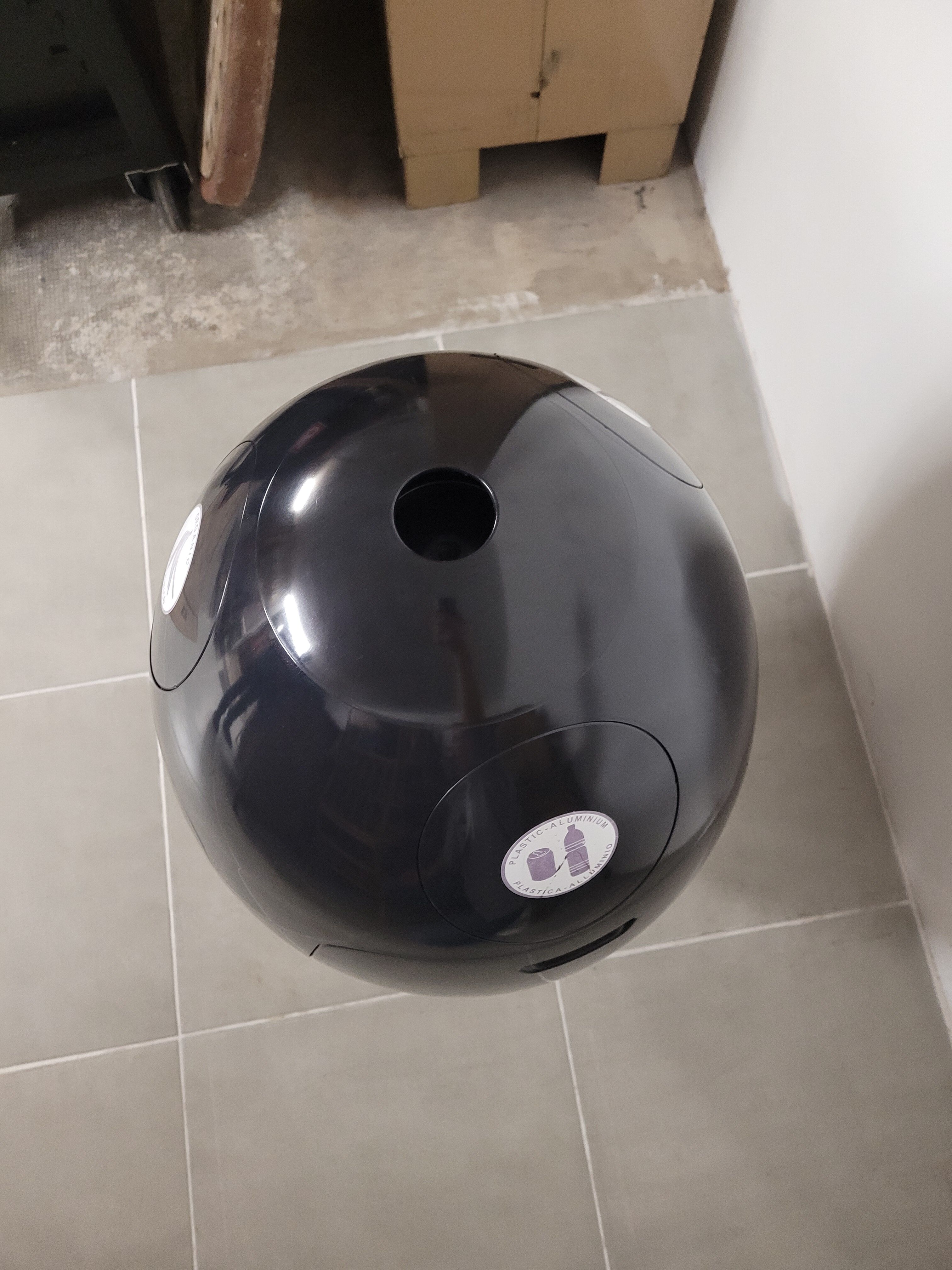 Trash bin "habit design" ovetto gianluca soldi