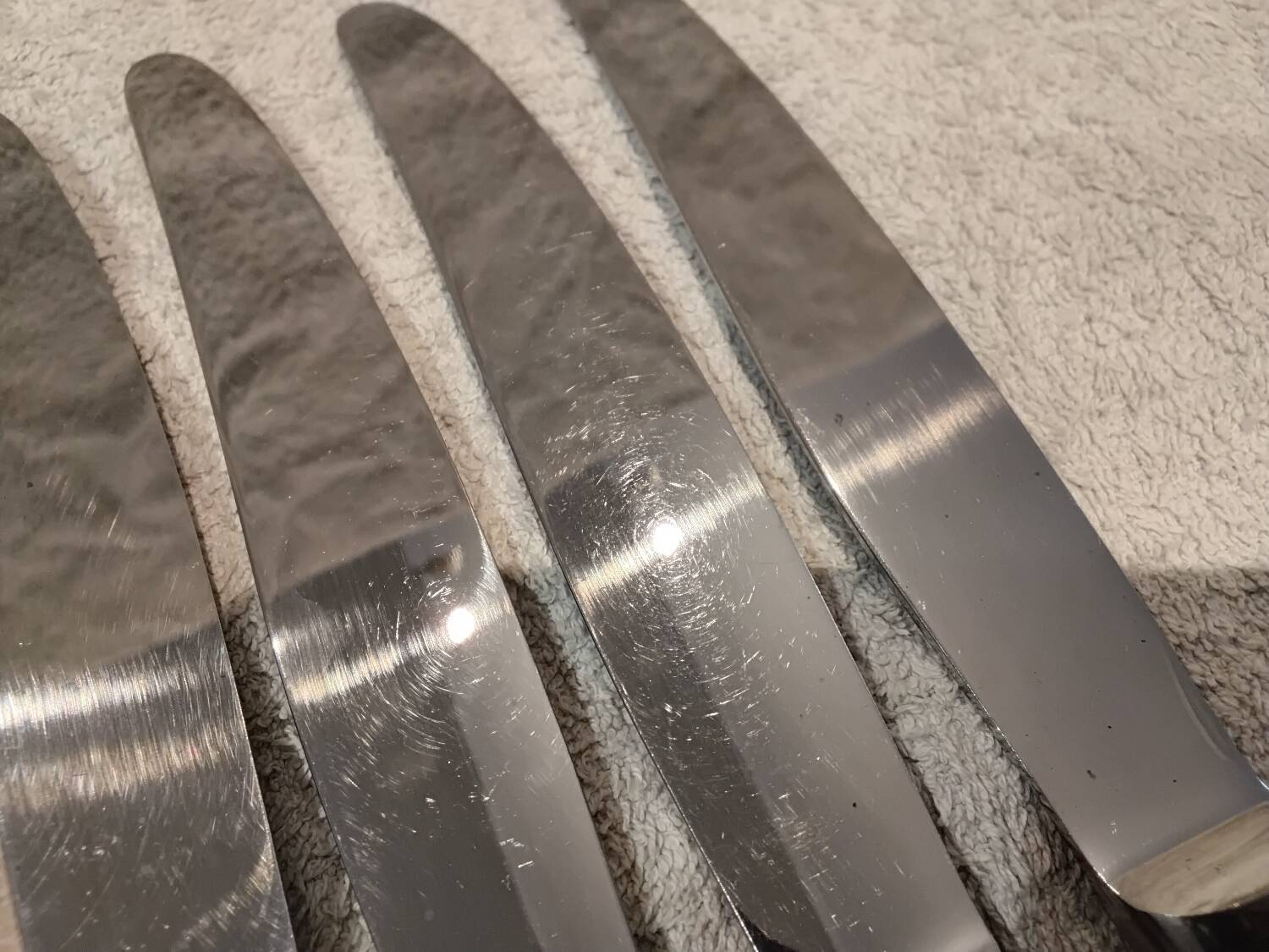 6 silver-plated table knives by Christofle Albi with black dots