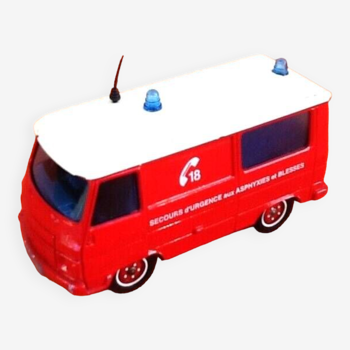 Voiture miniature Peugeot J9 Fourgon Secours d'urgence aux Asphyxiés et Blessés (1987)