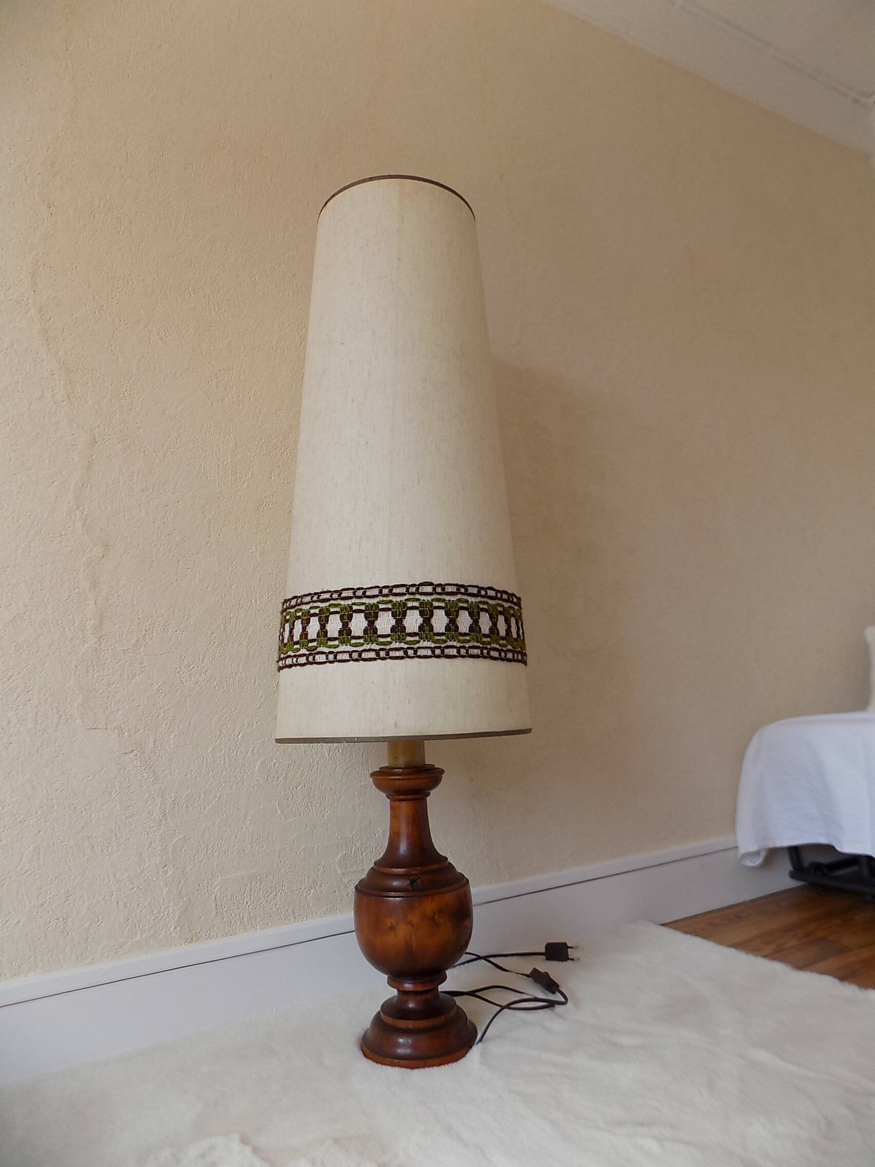 lampe de sol vintage pied en bois tourné