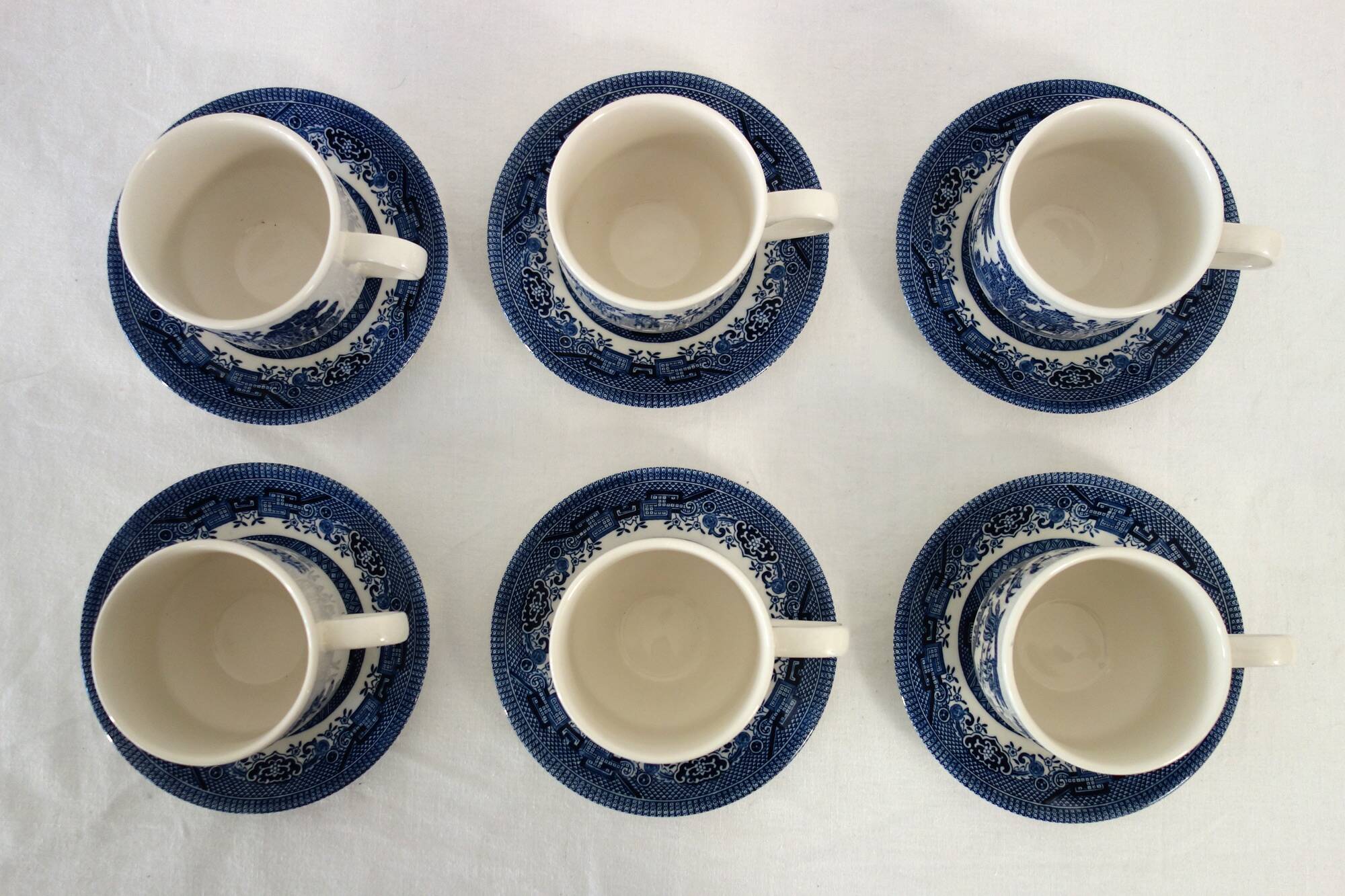 6 Vintage Blue Willow CHURCHILL Cups and Saucers, England