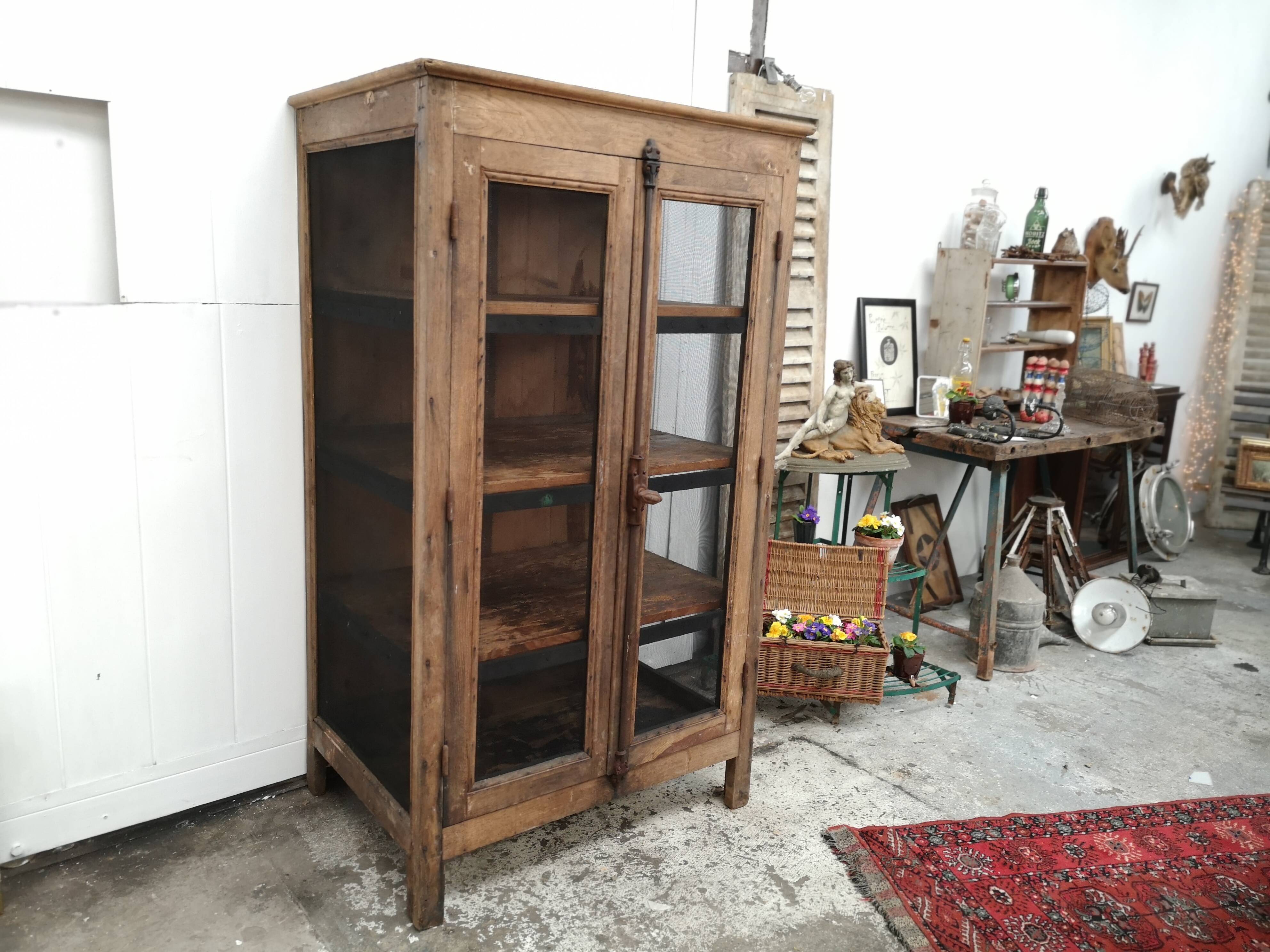 Former pantry in oak furniture