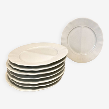 Set of 8 pillivuyt flat plates