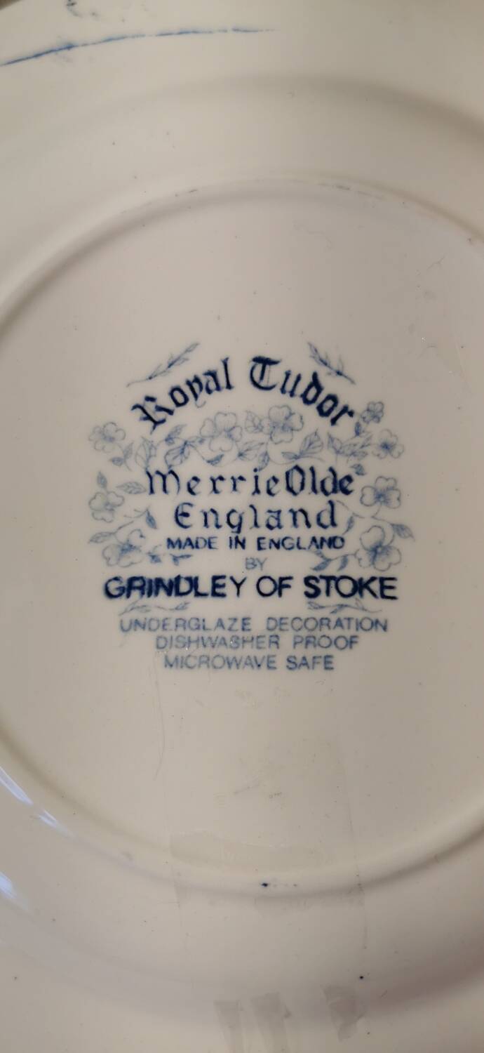 3 Grindley Royal Tudor Merrie Olde England Dessert Plates
