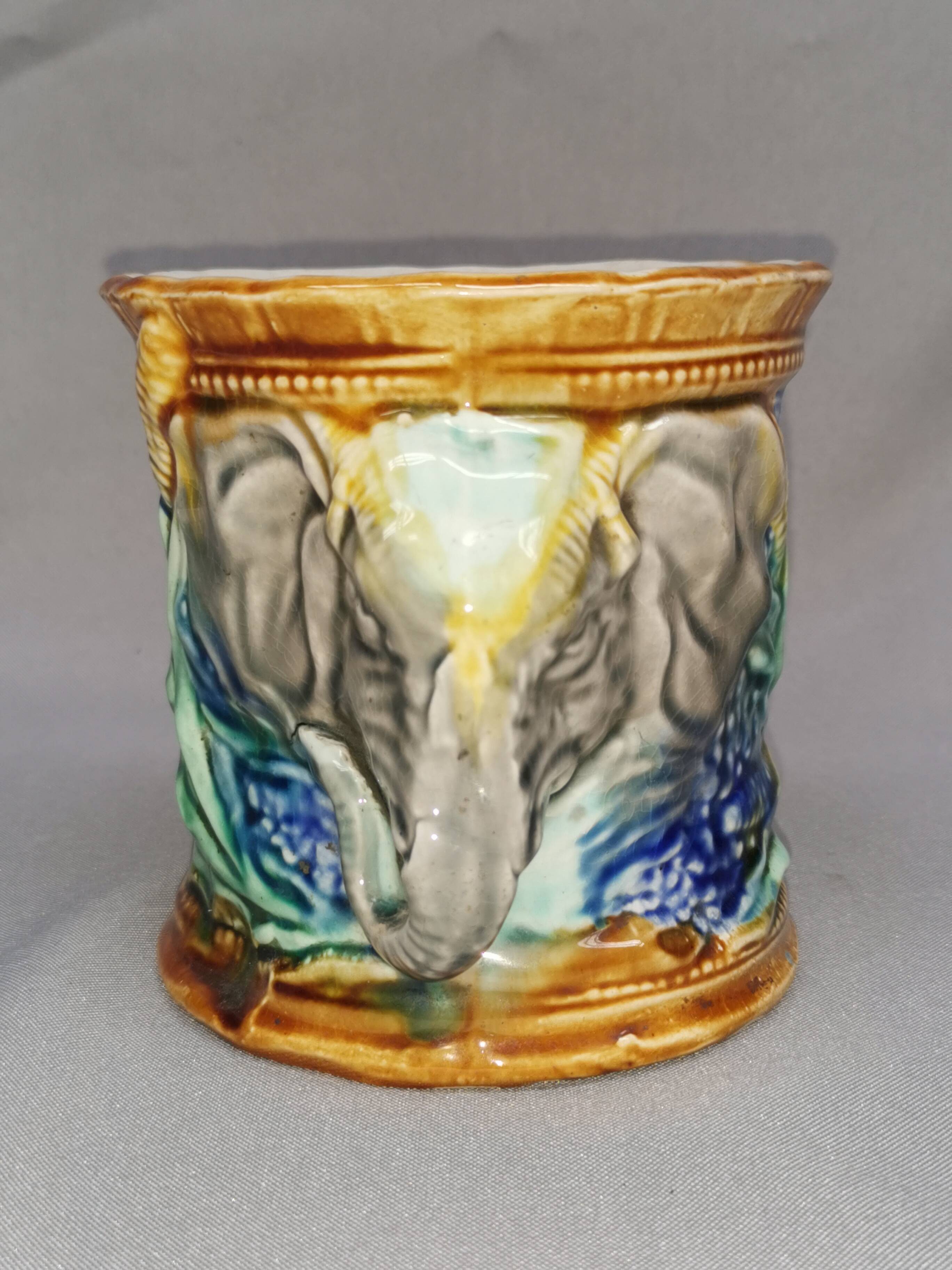 Old tobacco pot / pencils, flower vase elephant onnaing earthenware slip