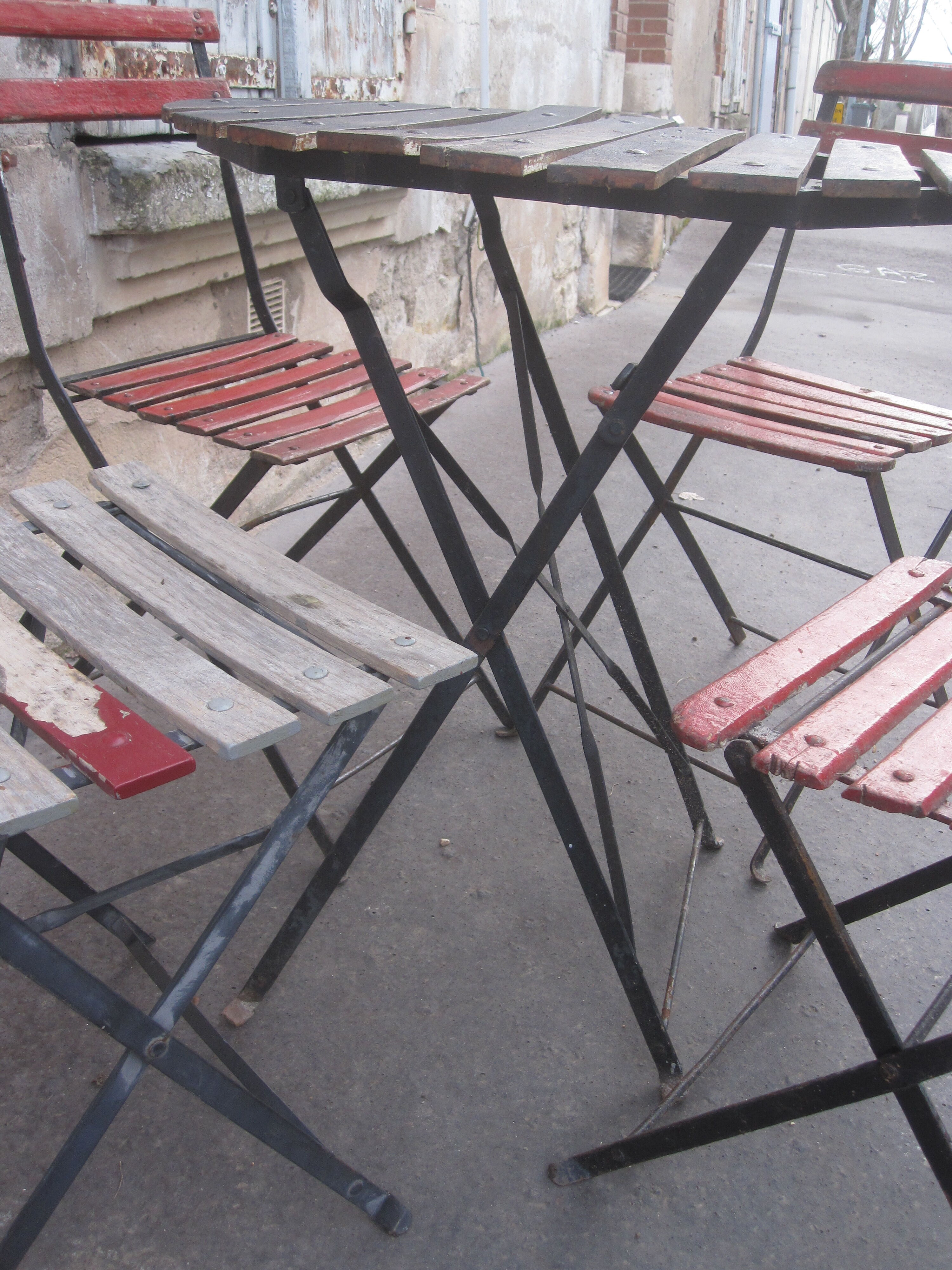 Folding garden furniture