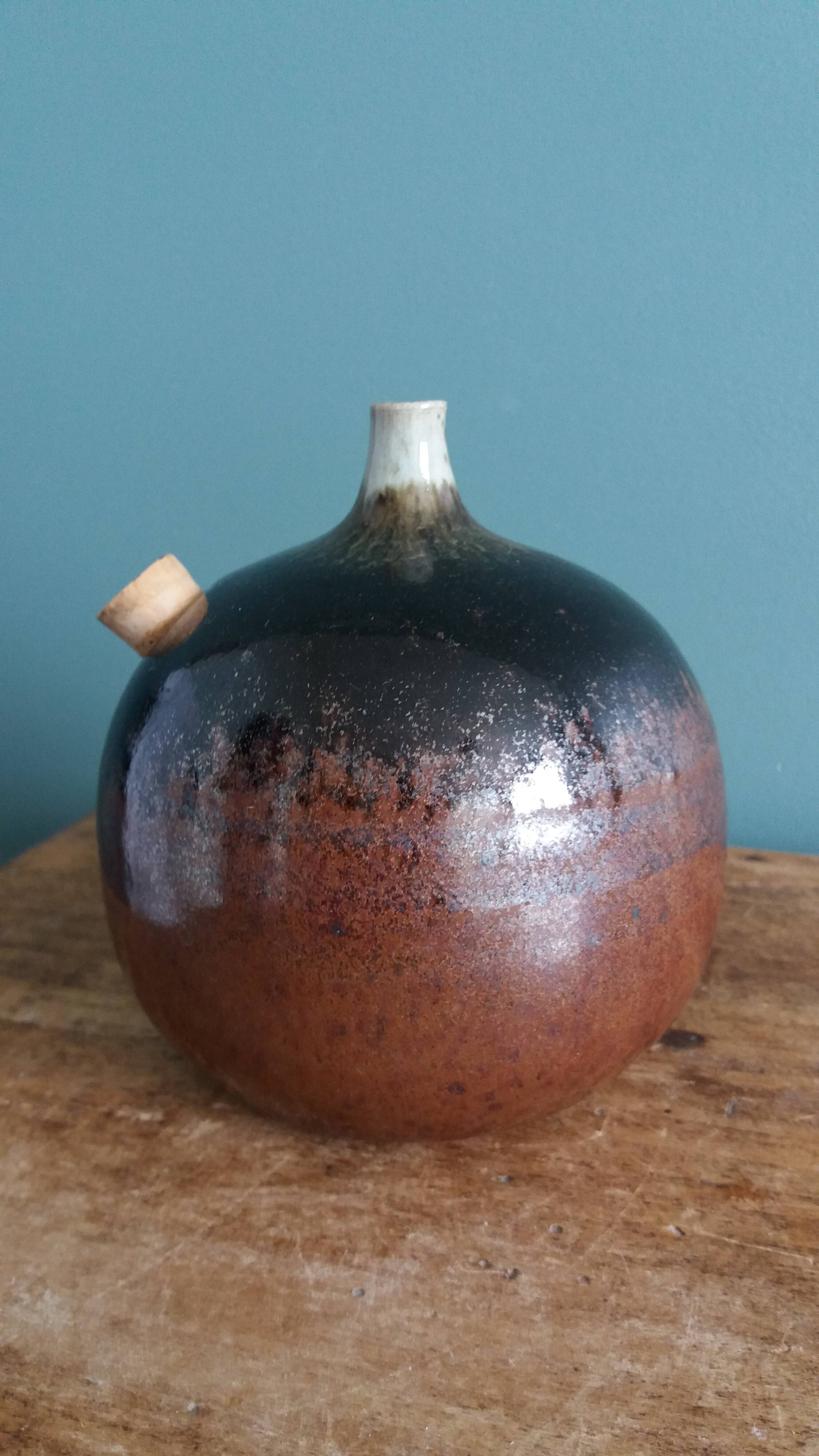 Fig-shaped oil lamp, stoneware soliflore, signed ceramic.
