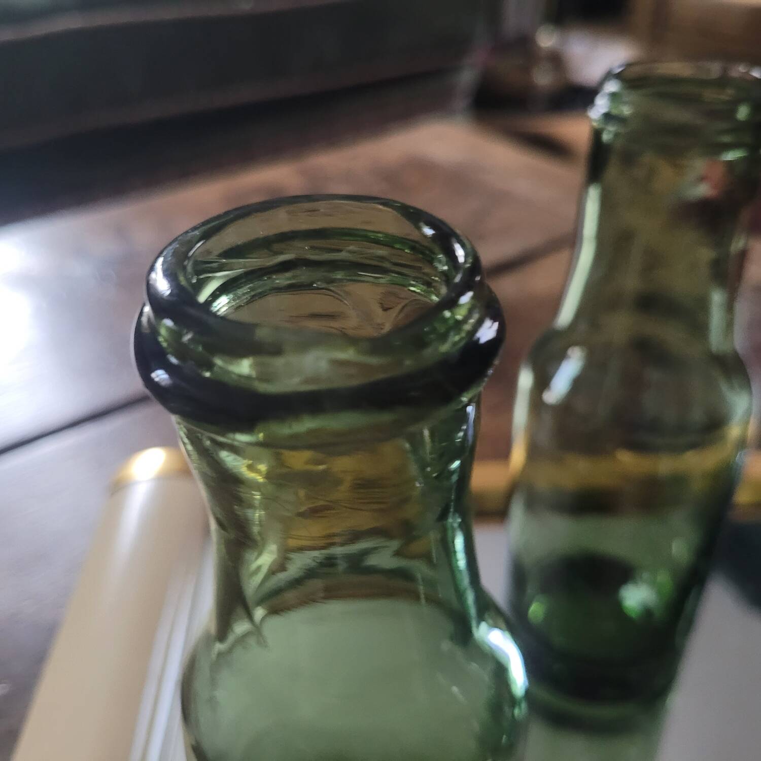 Lot of 5 vintage green bubble glass bottles (1950-1970)