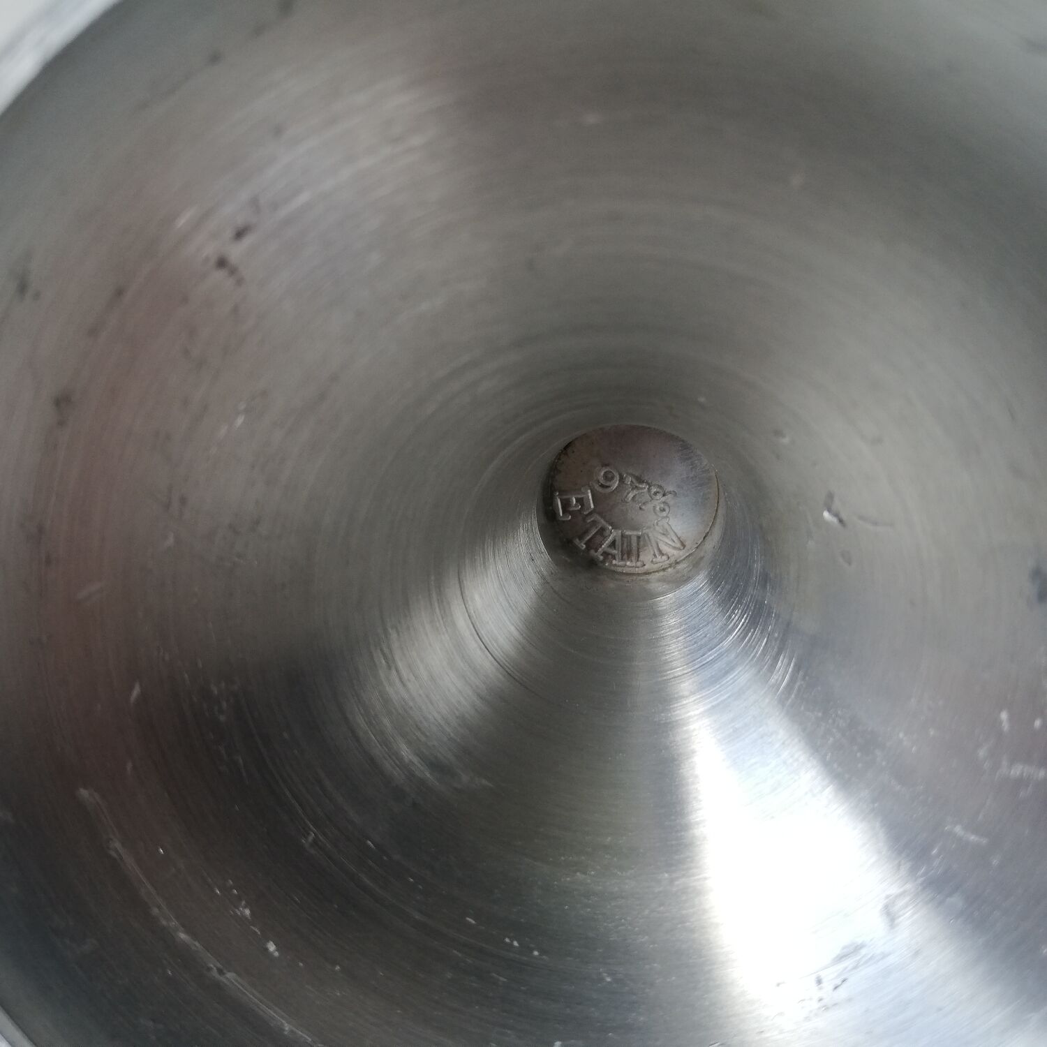 Single-stem vase in pewter