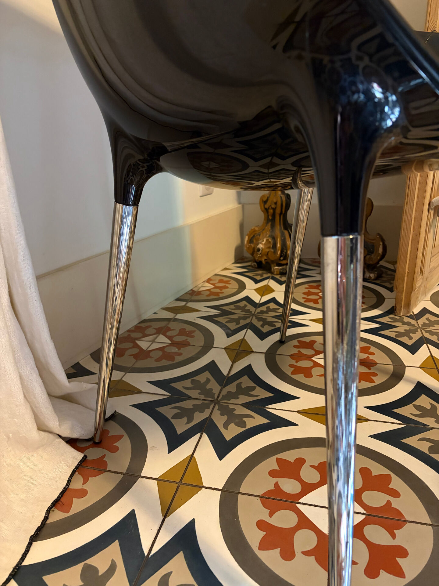 Lot de 6 sièges Philippe Starck pour Cassina en cuir noir