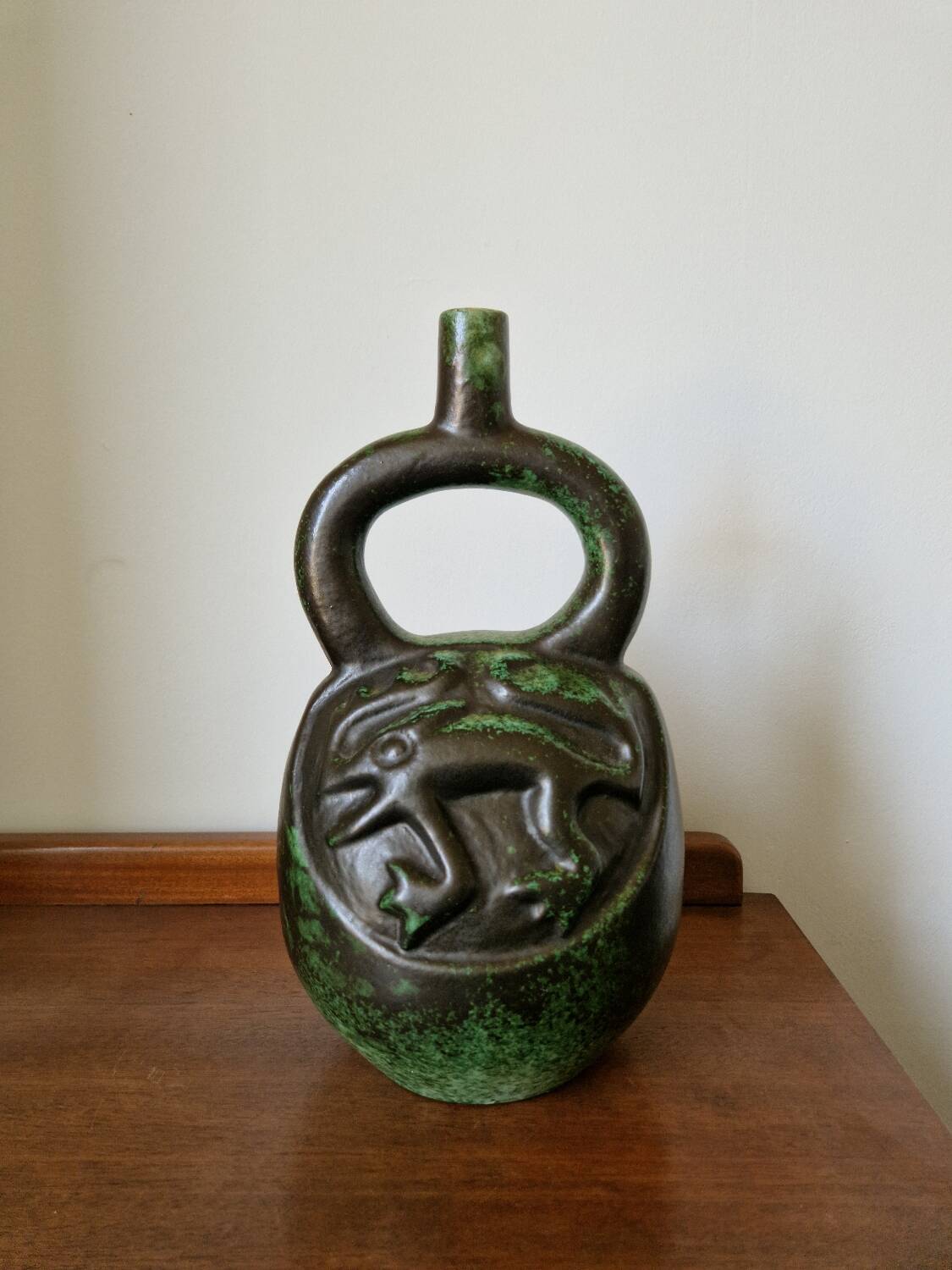 South American stirrup vase