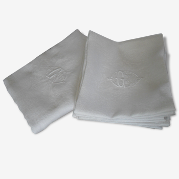 Service de table ancien en damassé de lin soyeux, 1 nappe + 12 serviettes monogramme GD sur la nappe et les serviettes