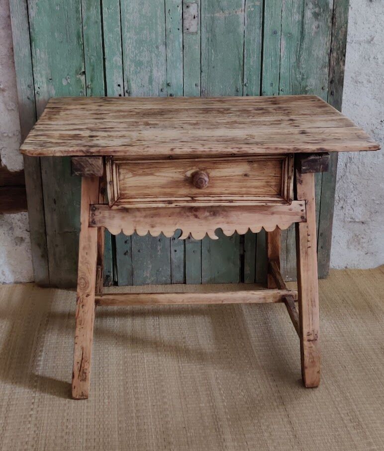 cottage table / folk art